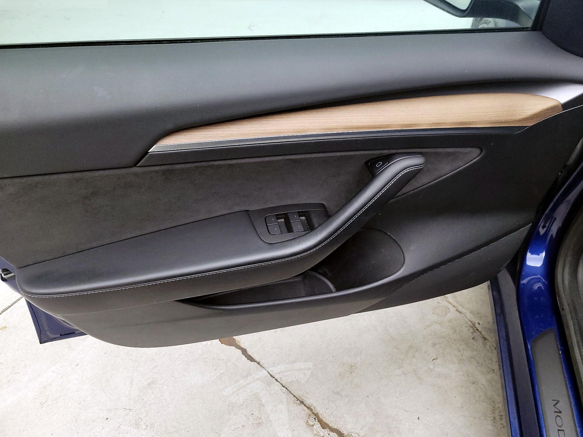 Thumbnail: 2021 Tesla Model 3 - 12