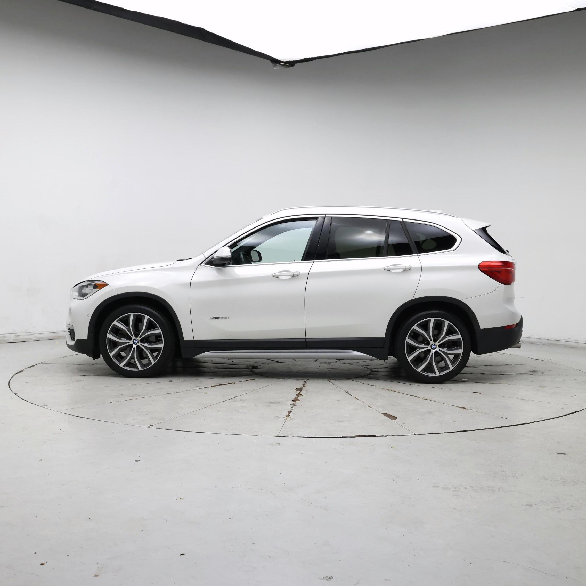 Thumbnail: 2016 BMW X1 - 3