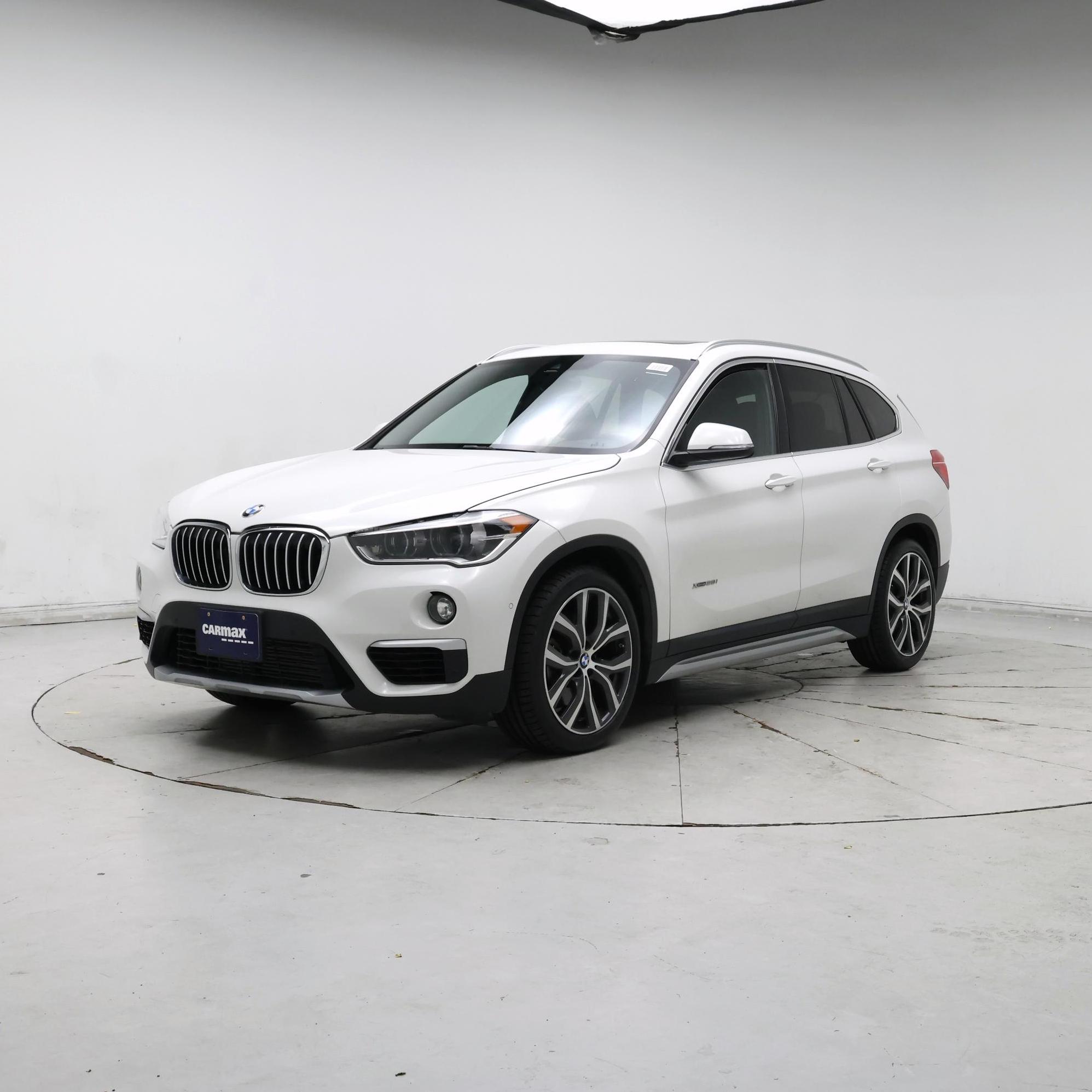 Thumbnail: 2016 BMW X1 - 4