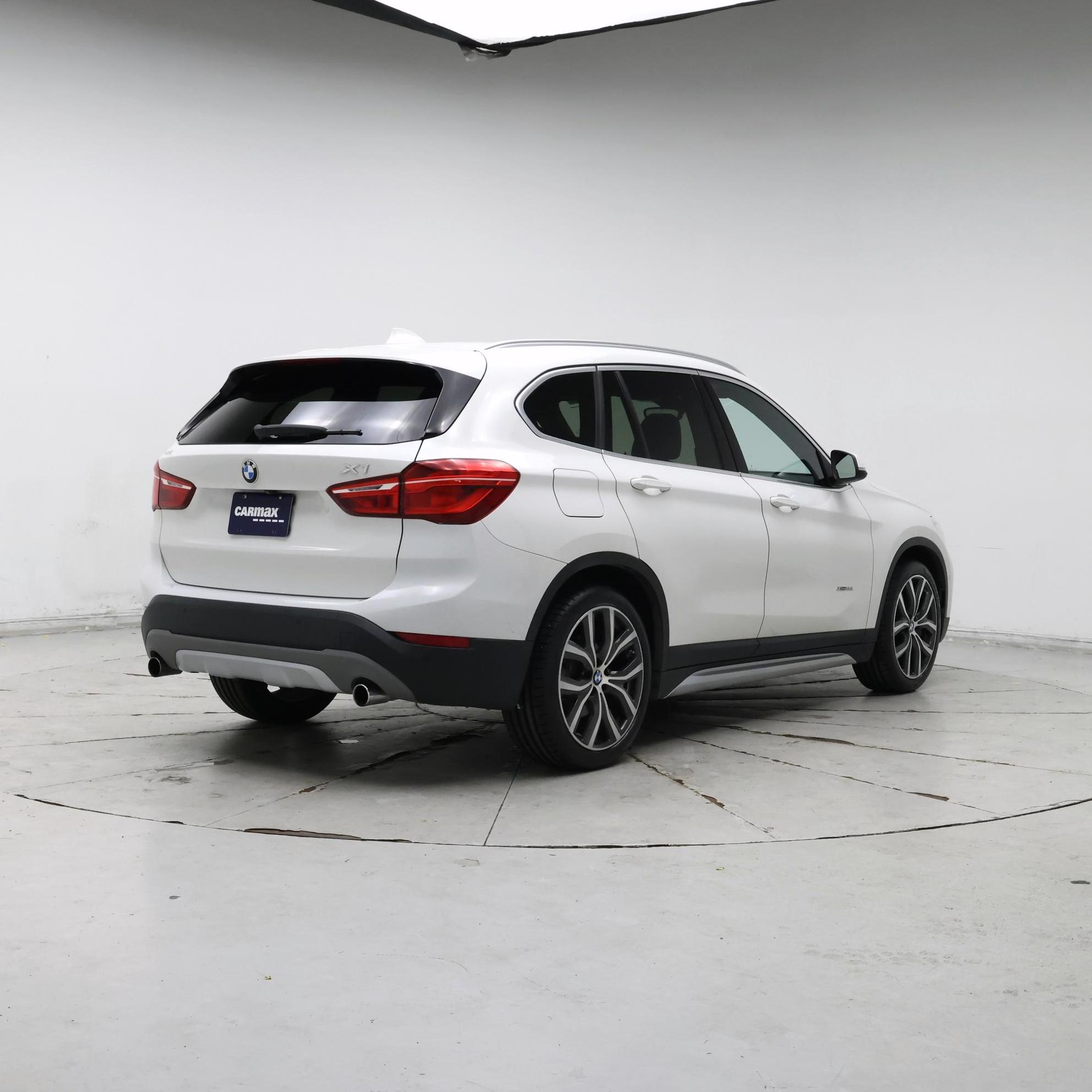 Thumbnail: 2016 BMW X1 - 8