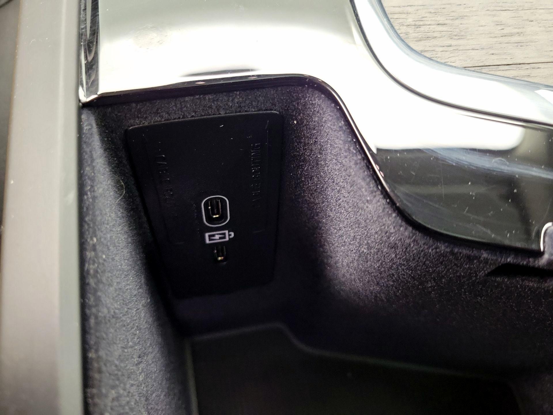 Thumbnail: 2023 Volvo S90 - 19