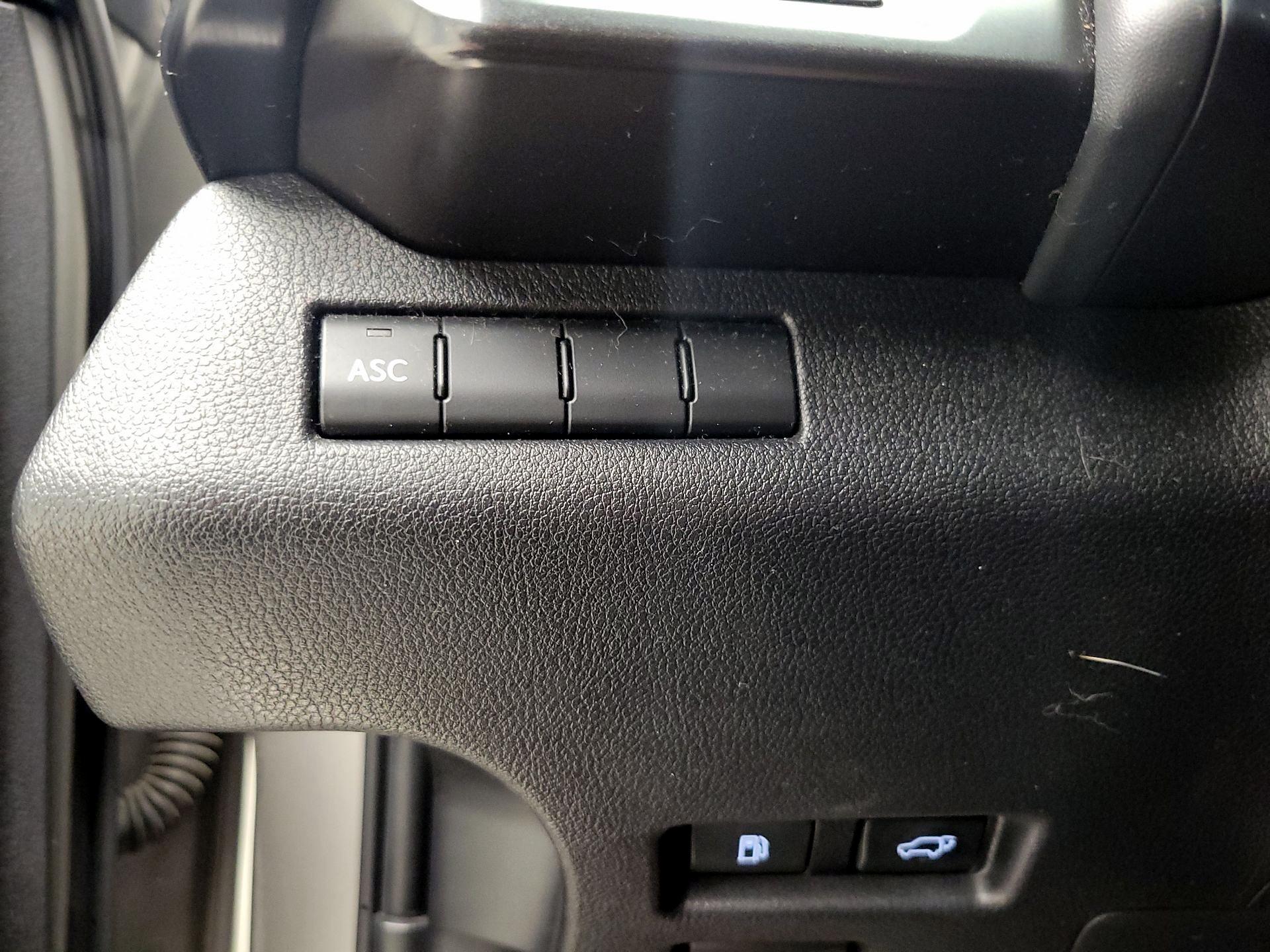 Thumbnail: 2020 Lexus UX - 13