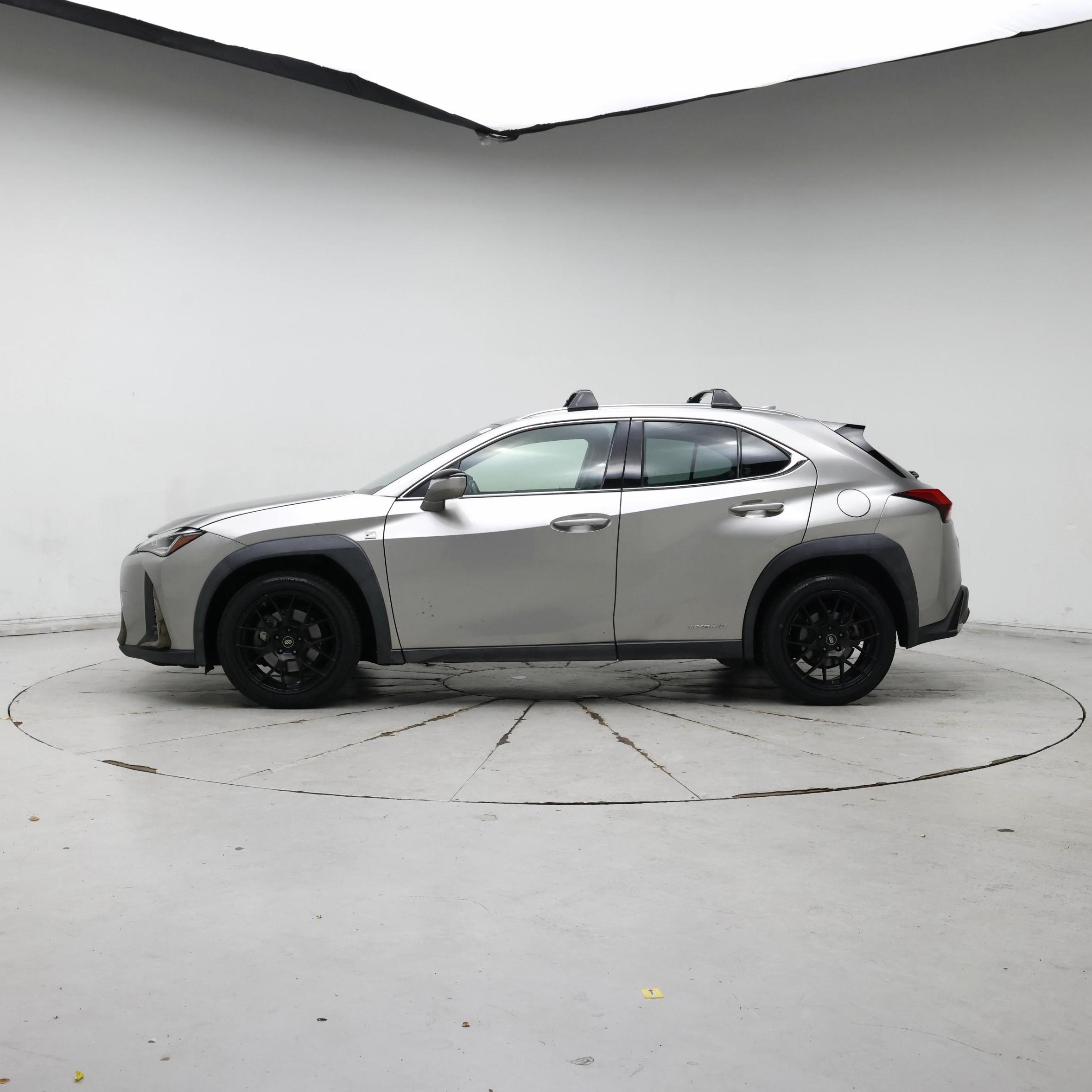 Thumbnail: 2020 Lexus UX - 3