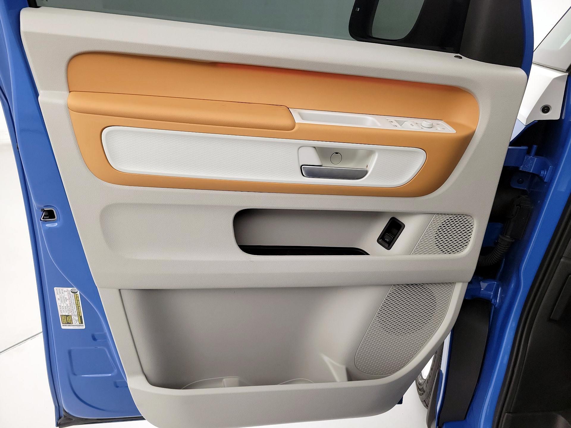 Thumbnail: 2025 Volkswagen ID.Buzz - 12