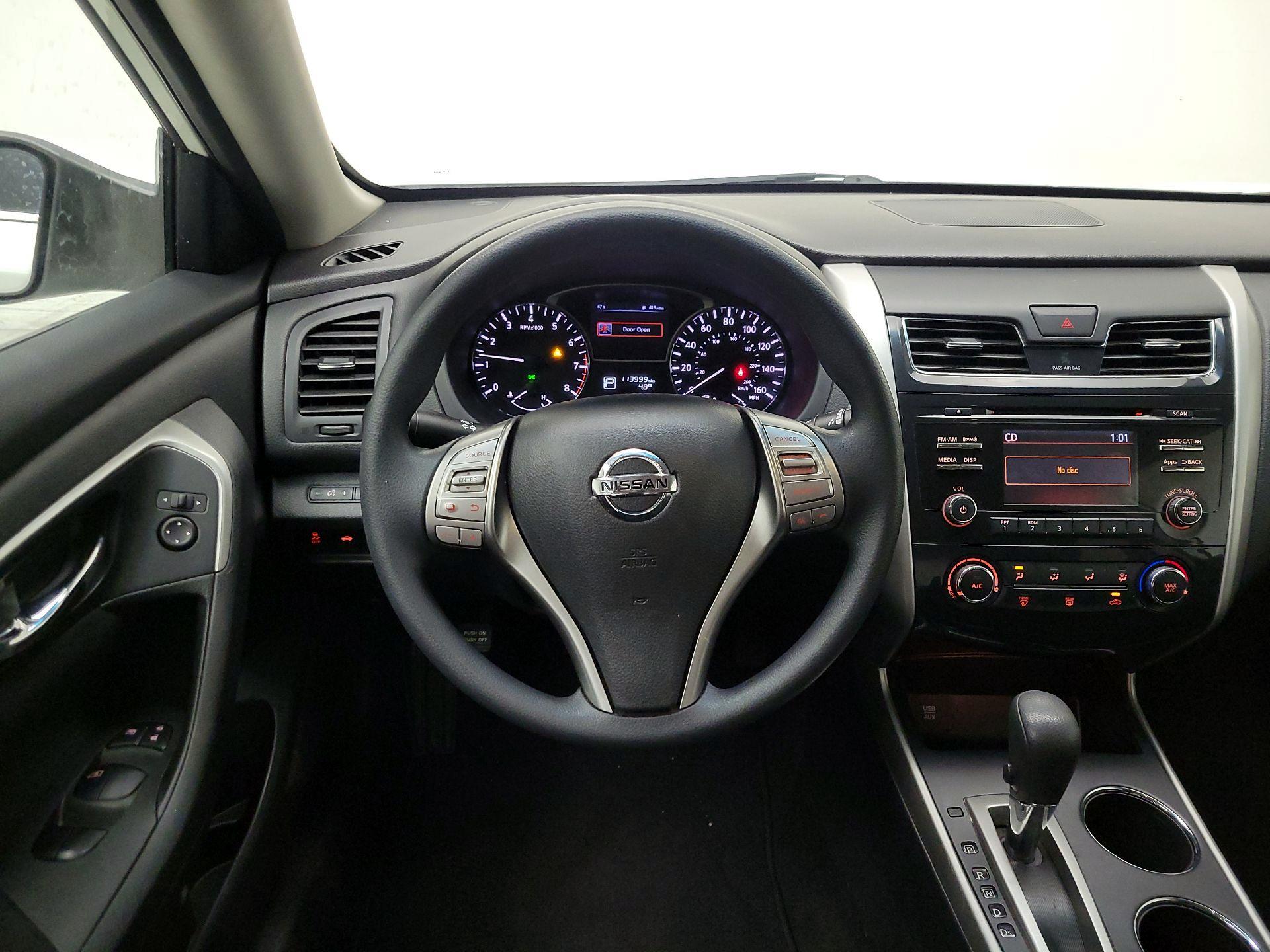 Thumbnail: 2015 Nissan Altima - 10