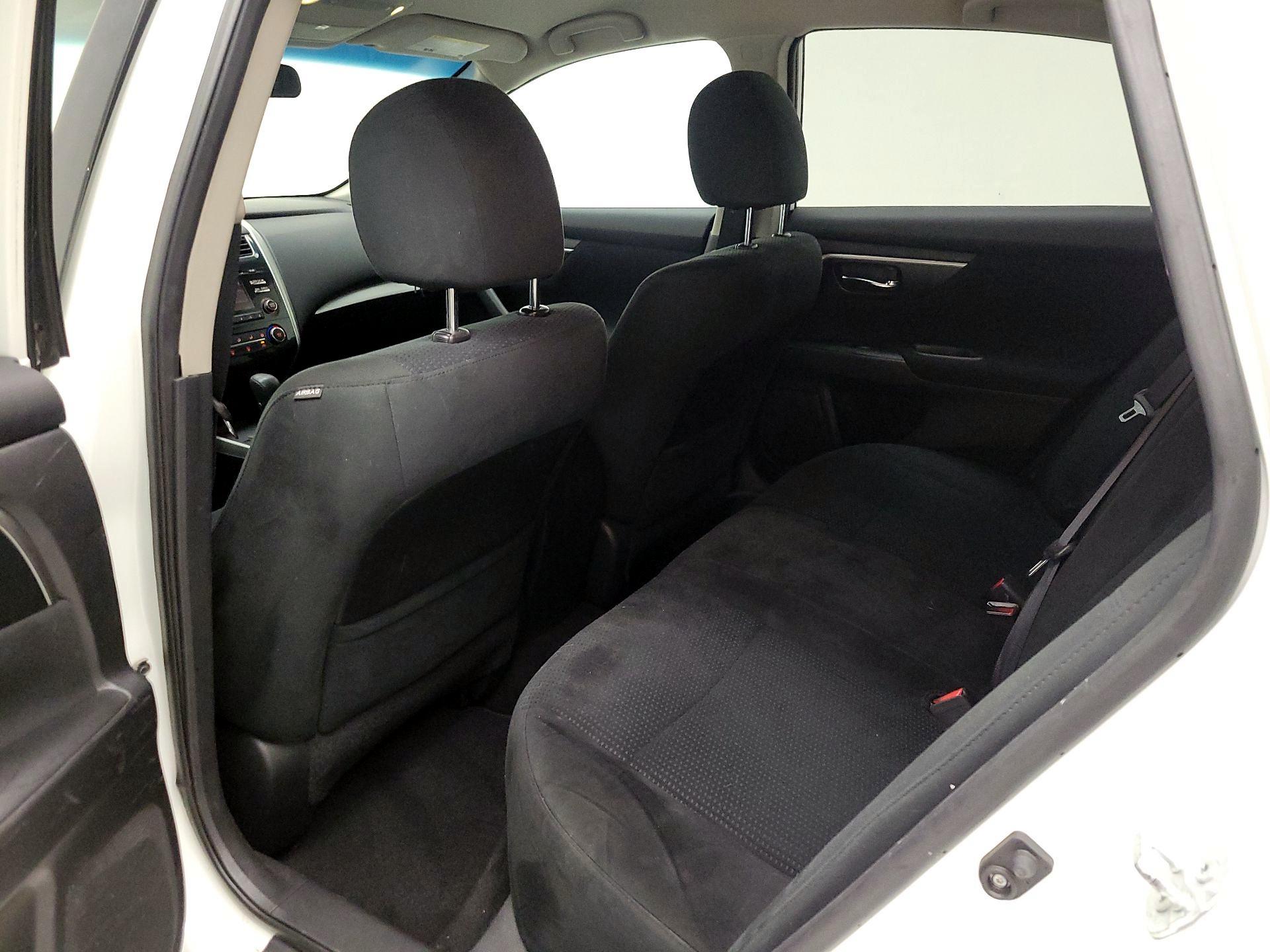 Thumbnail: 2015 Nissan Altima - 19