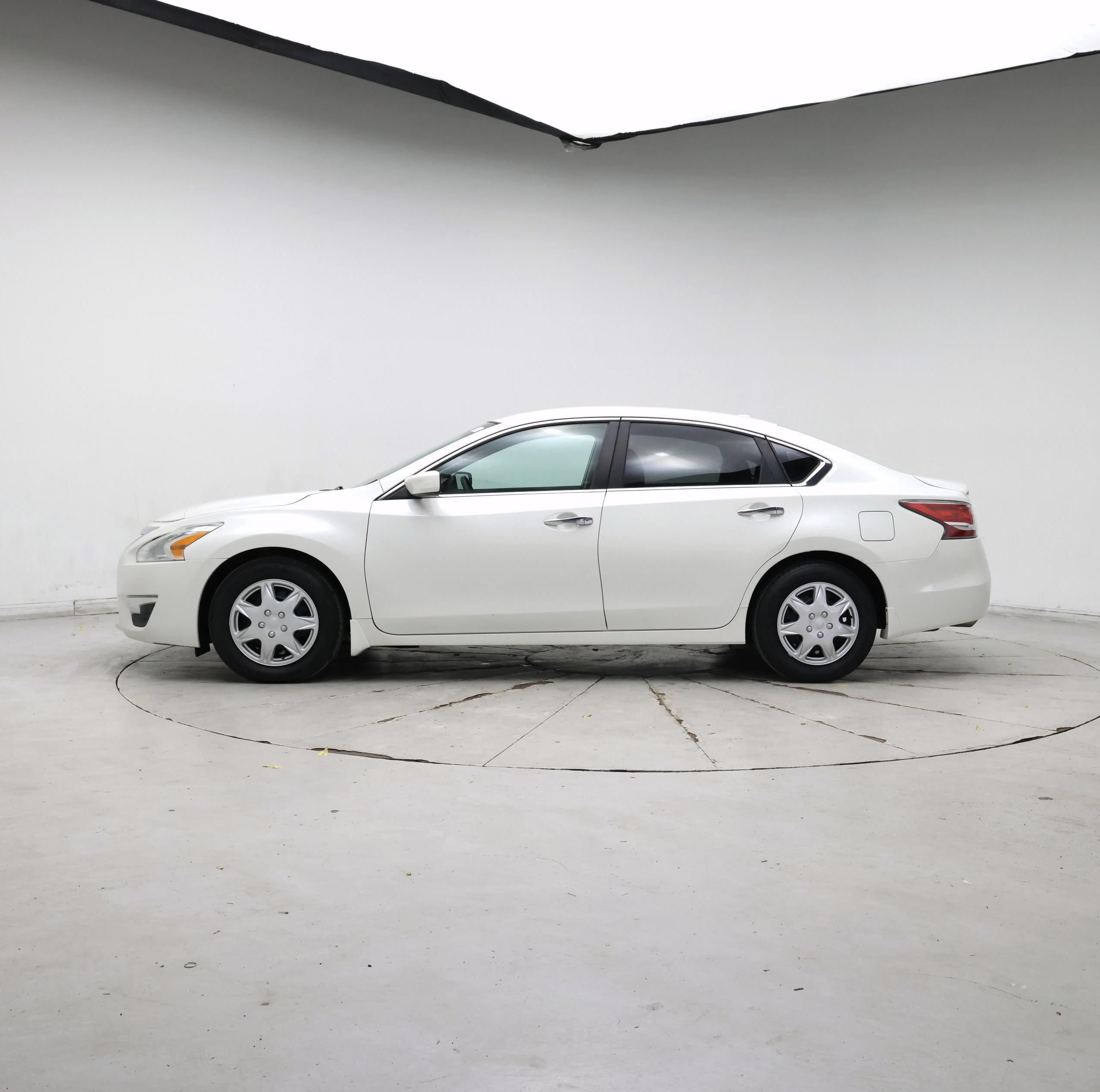 Thumbnail: 2015 Nissan Altima - 3