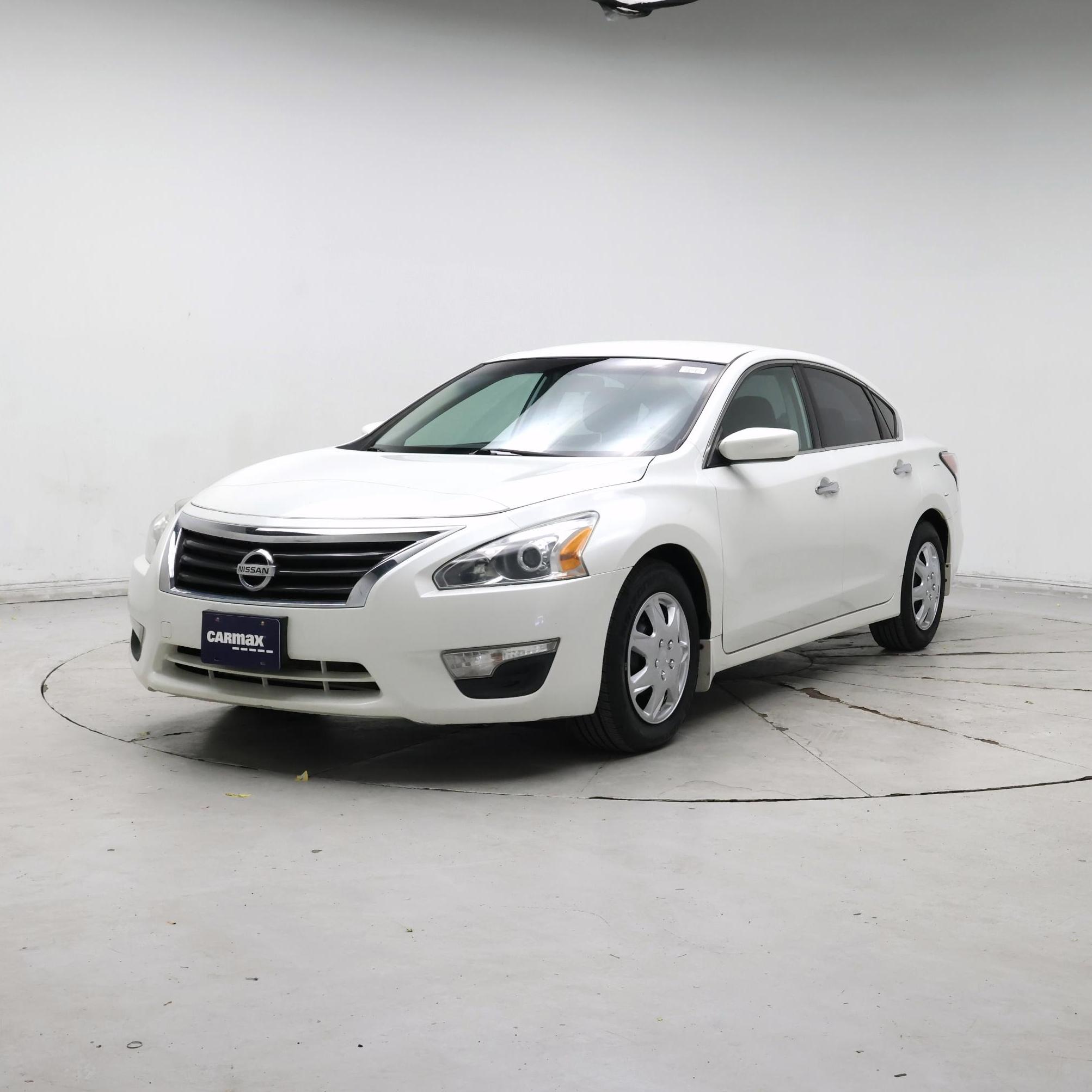 Thumbnail: 2015 Nissan Altima - 4