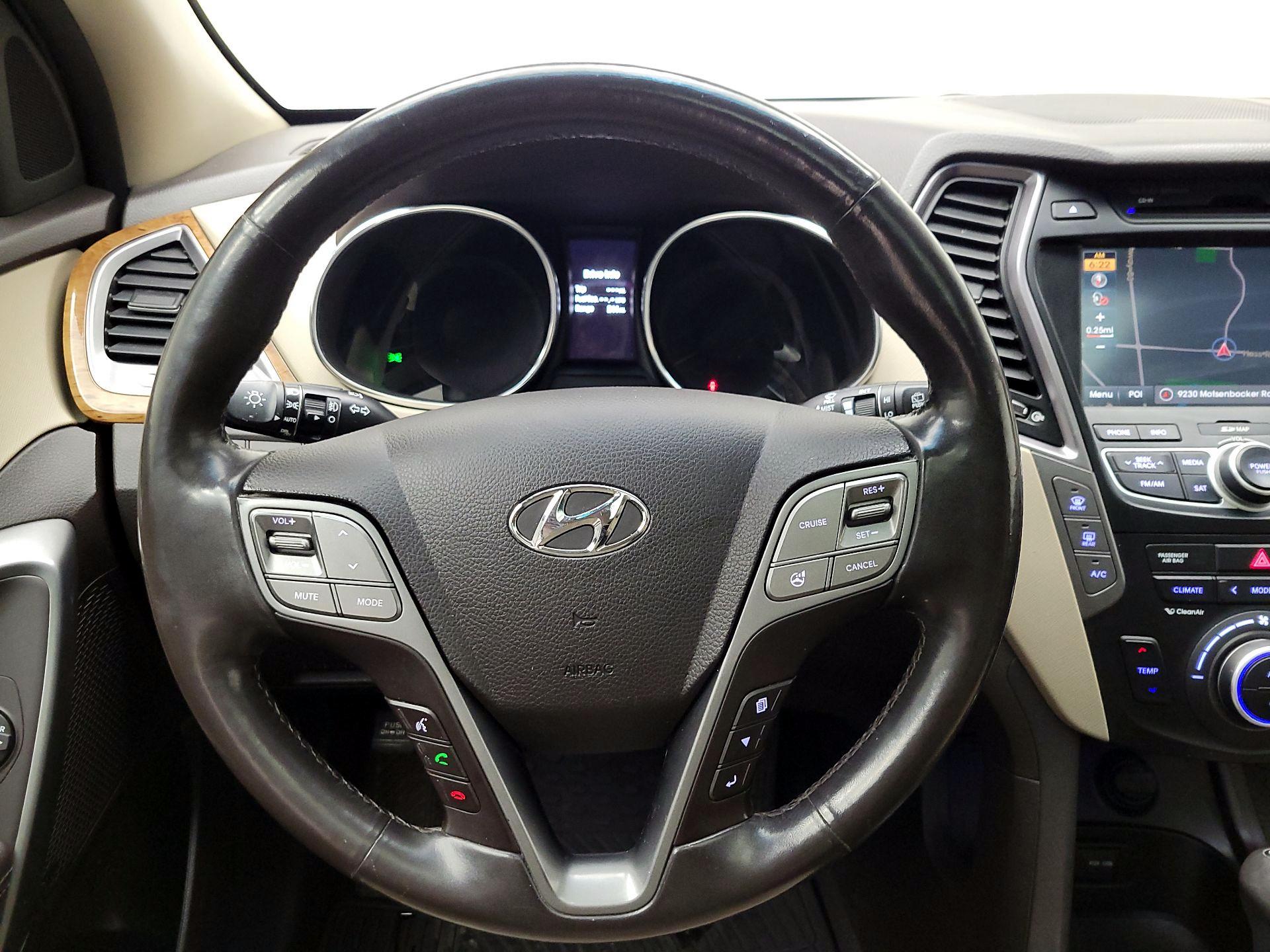 Thumbnail: 2016 Hyundai Santa Fe - 10