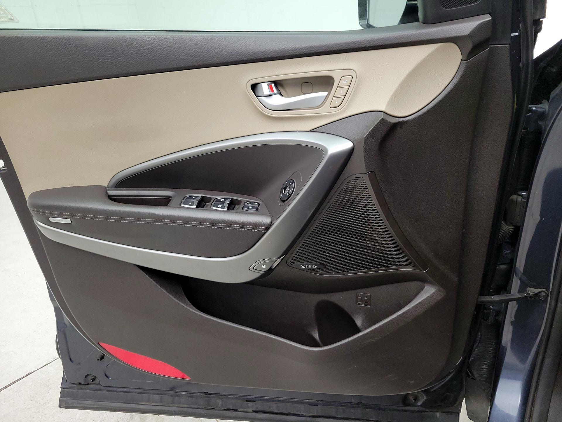 Thumbnail: 2016 Hyundai Santa Fe - 12