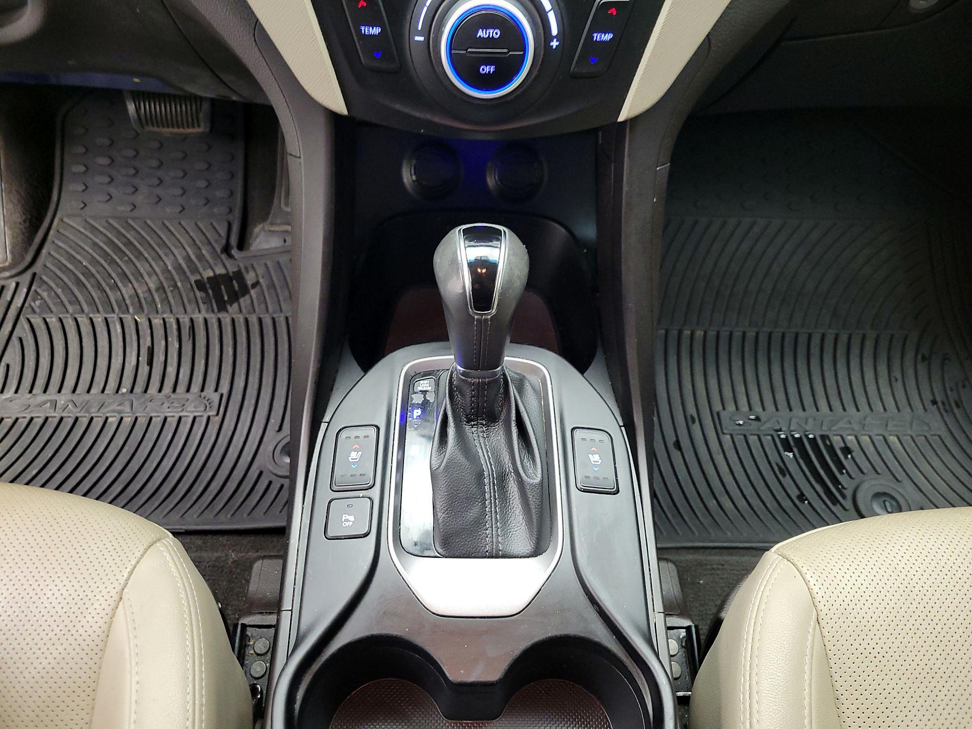 Thumbnail: 2016 Hyundai Santa Fe - 18