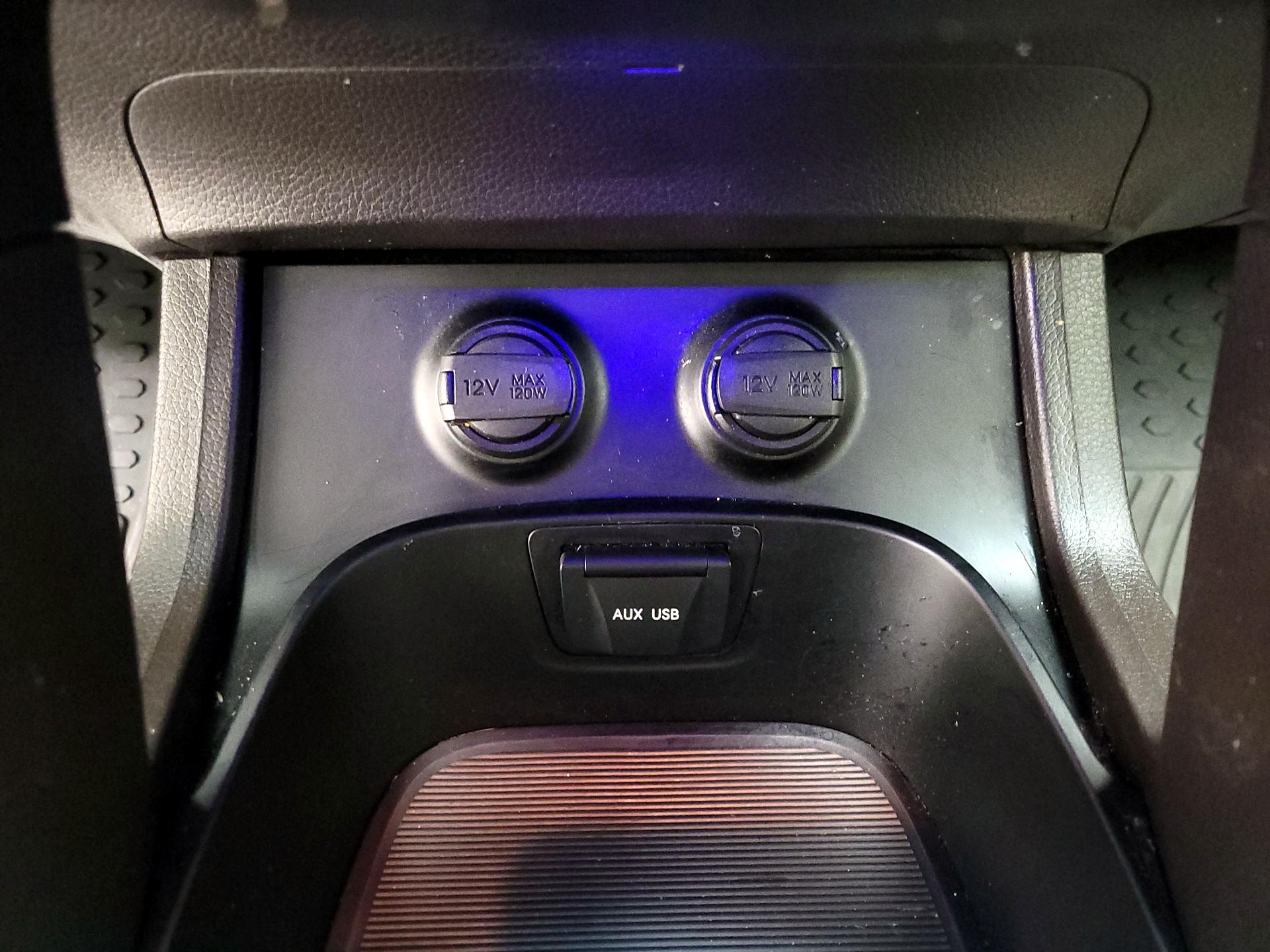 Thumbnail: 2016 Hyundai Santa Fe - 19