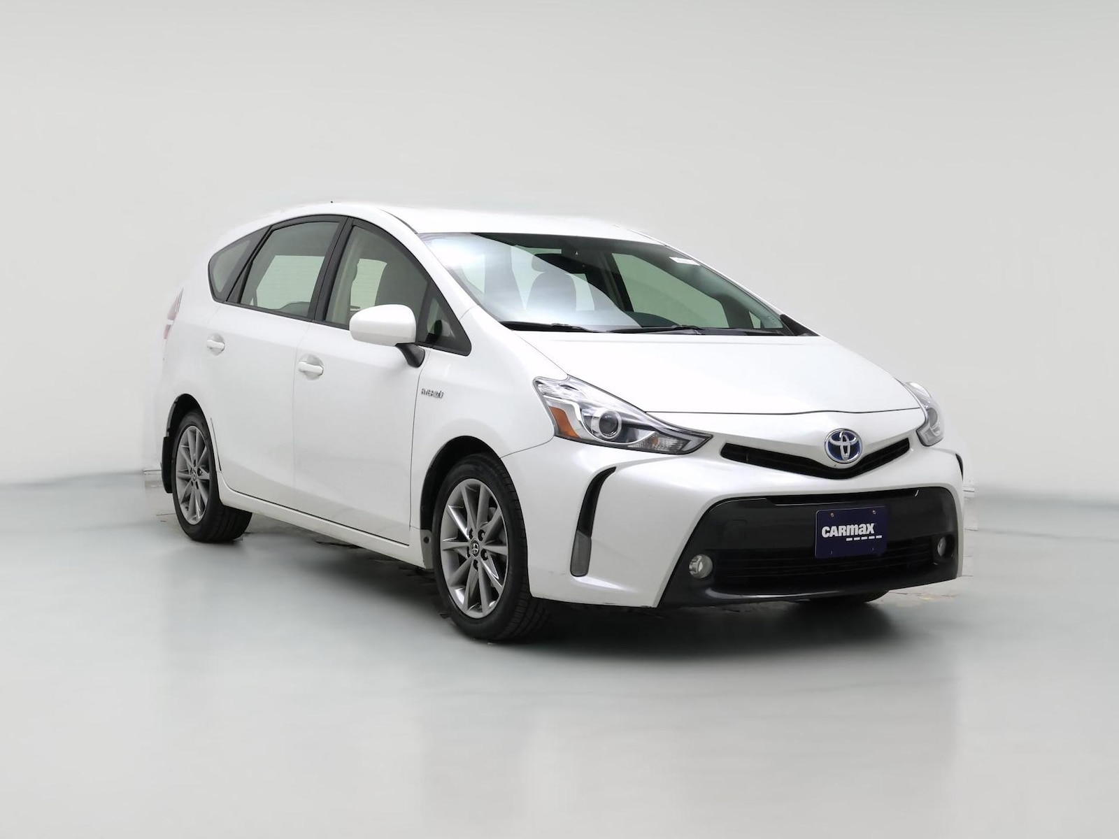 2015 Toyota Prius v Five