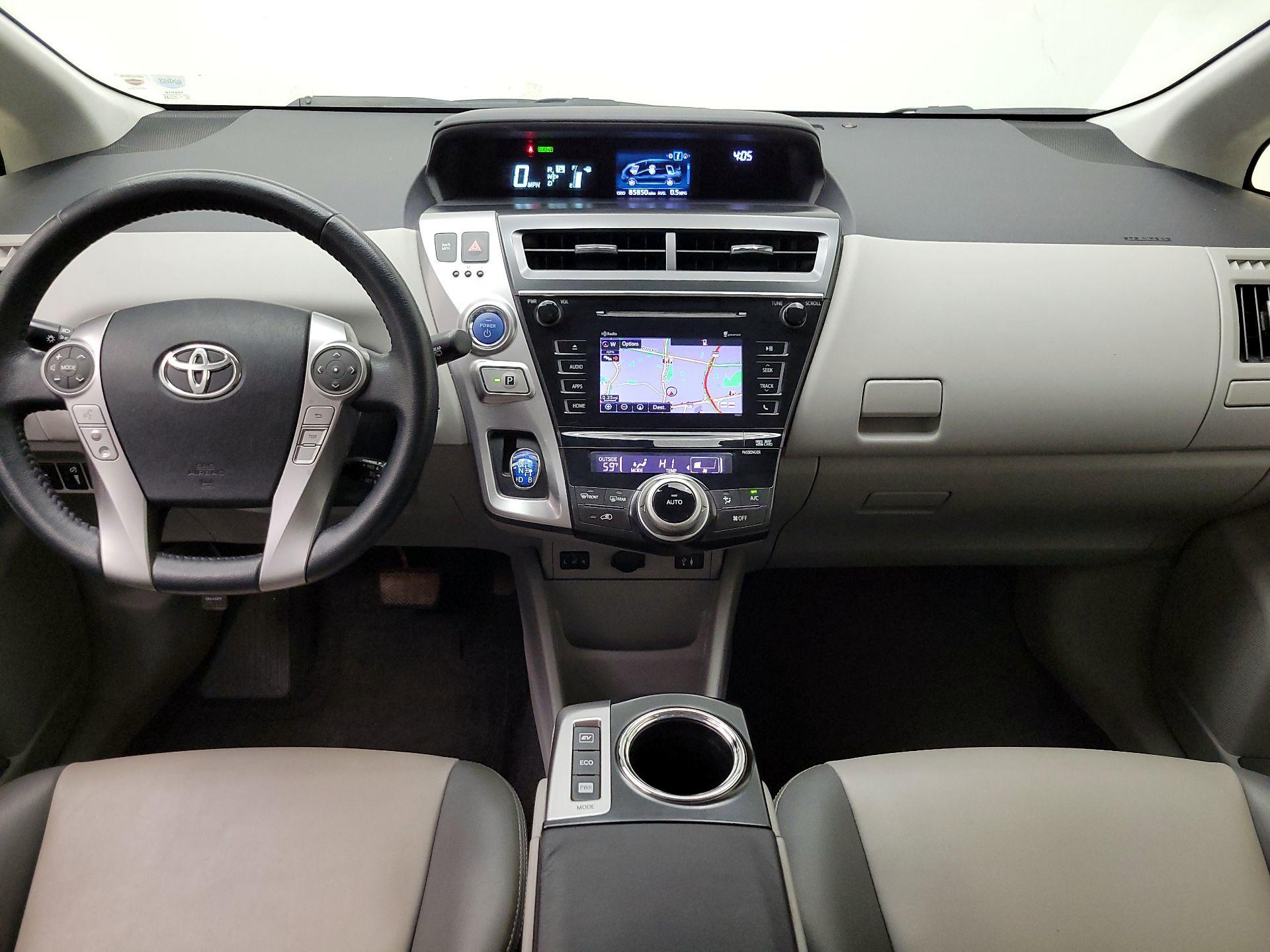 Thumbnail: 2015 Toyota Prius v - 9