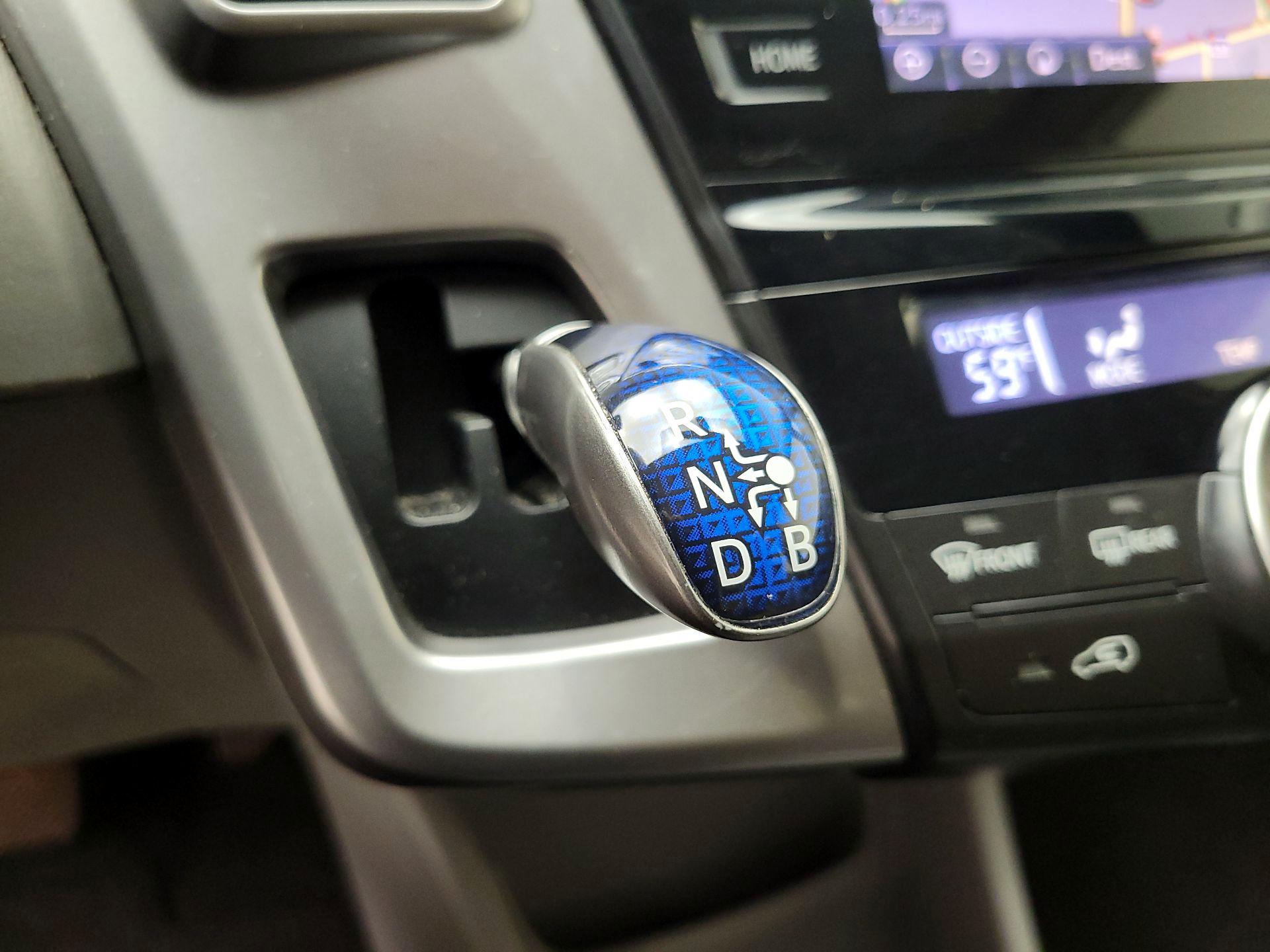 Thumbnail: 2015 Toyota Prius v - 18