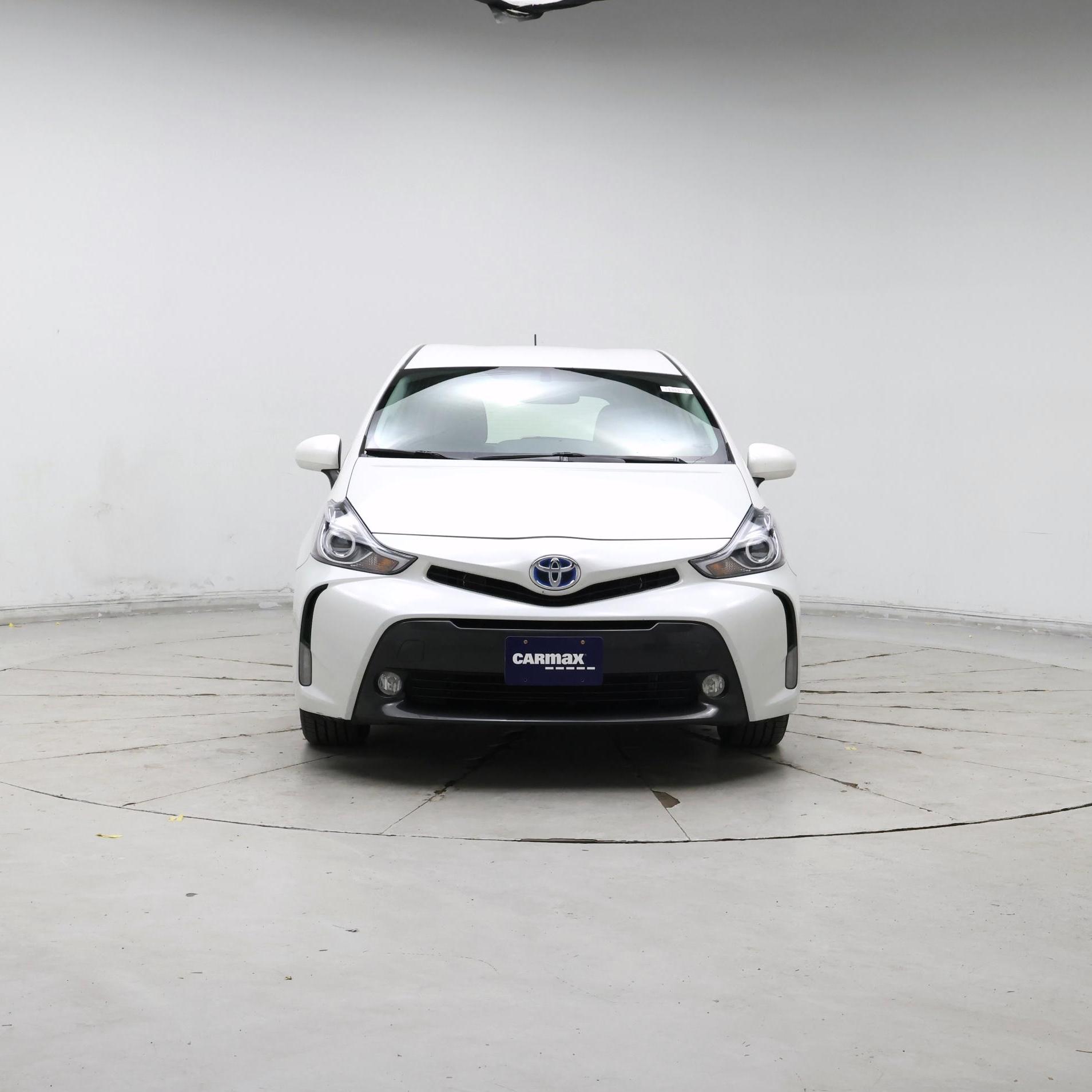 Thumbnail: 2015 Toyota Prius v - 5