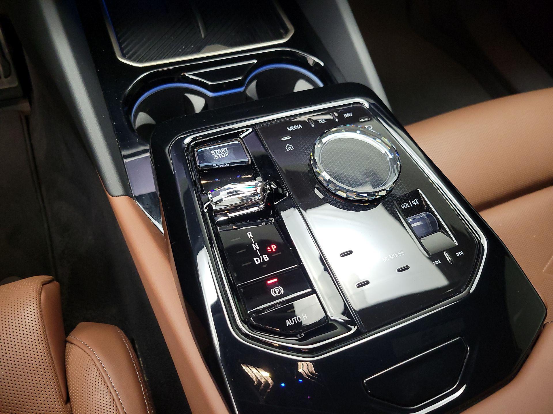 Thumbnail: 2024 BMW i5 - 18