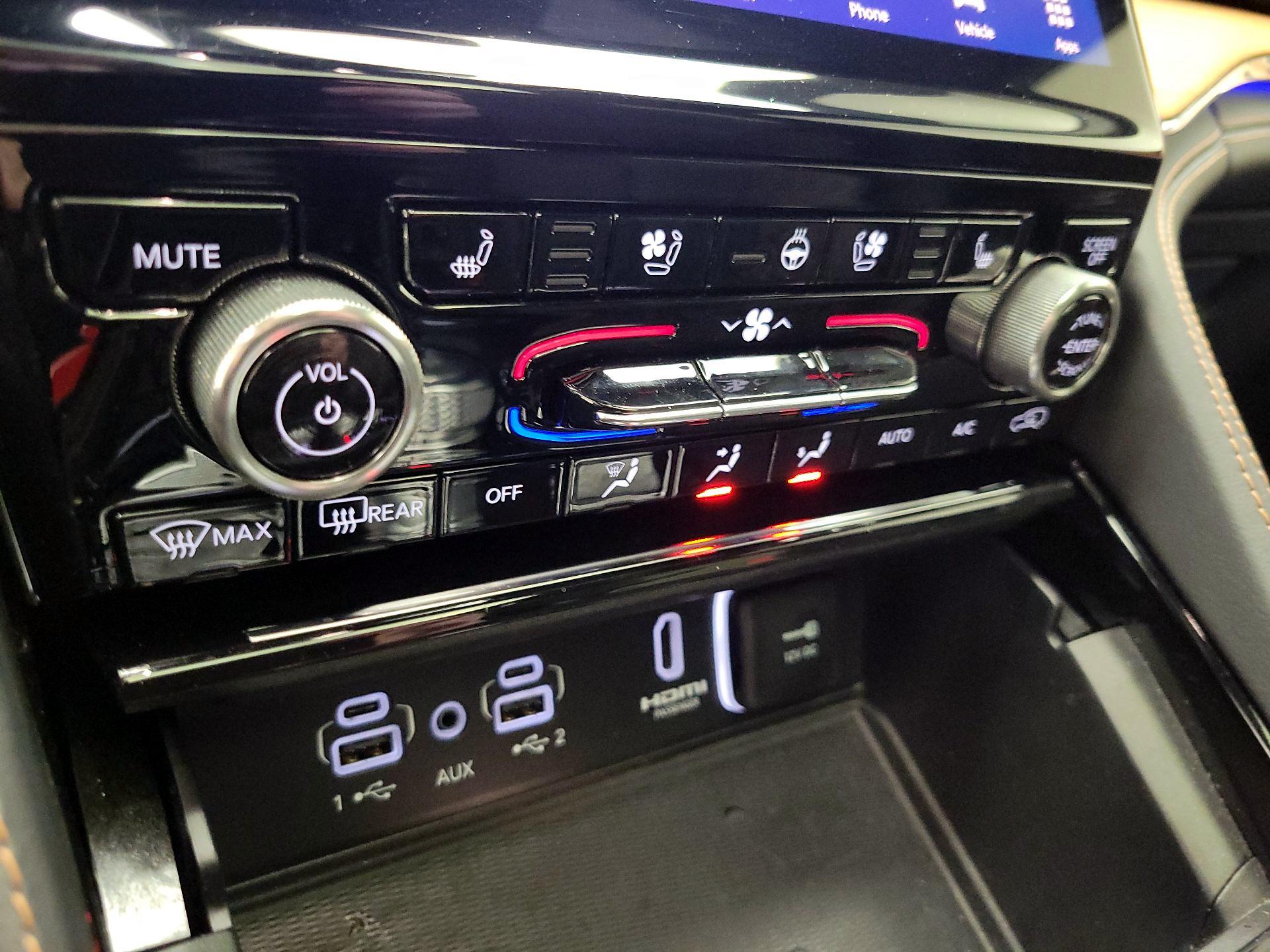 Thumbnail: 2023 Jeep Grand Cherokee - 17