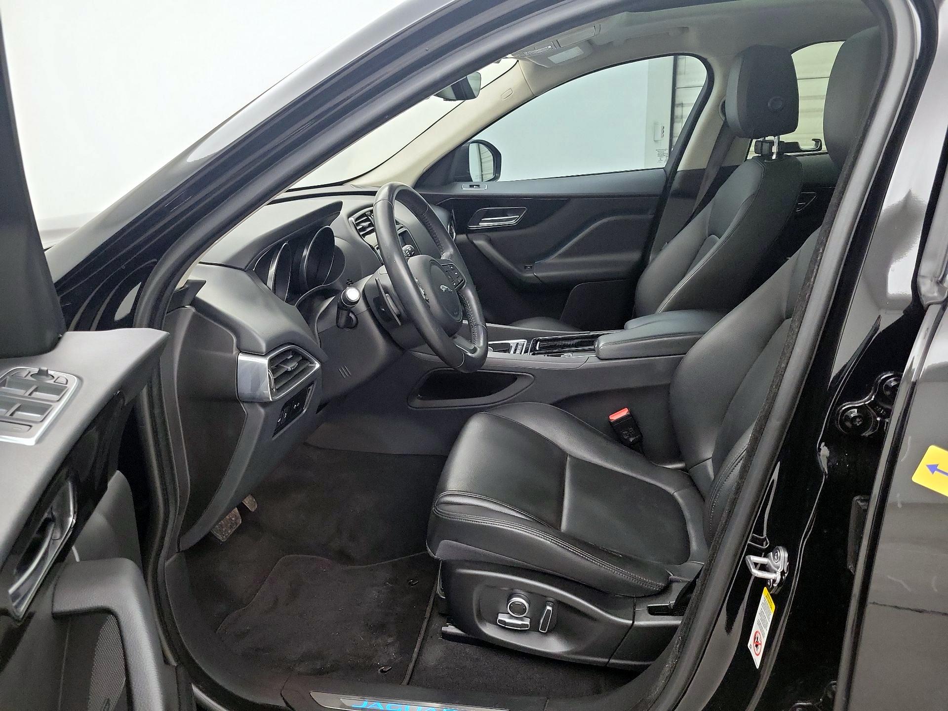 Thumbnail: 2020 Jaguar F-Pace - 11