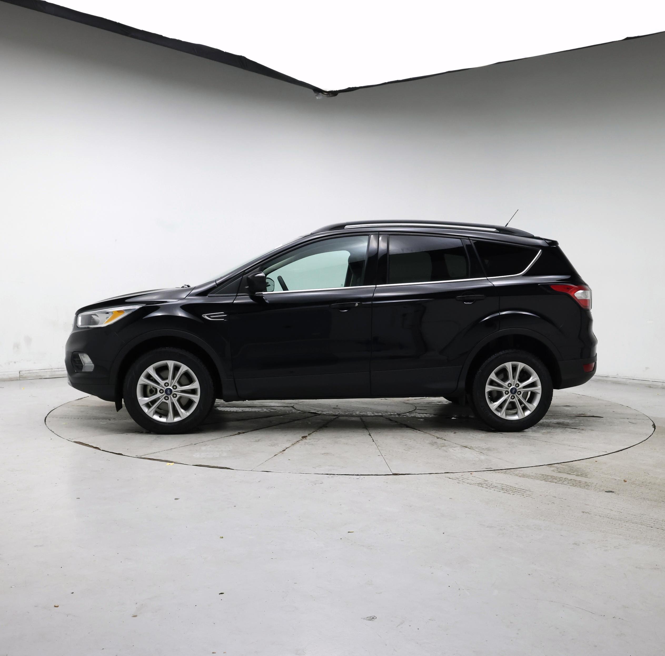 Thumbnail: 2018 Ford Escape - 3