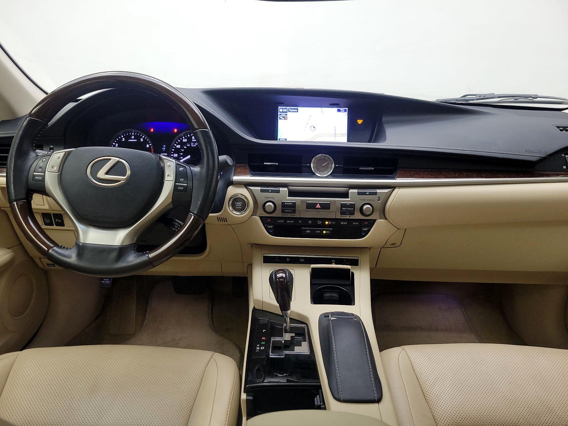 Thumbnail: 2015 Lexus ES - 9
