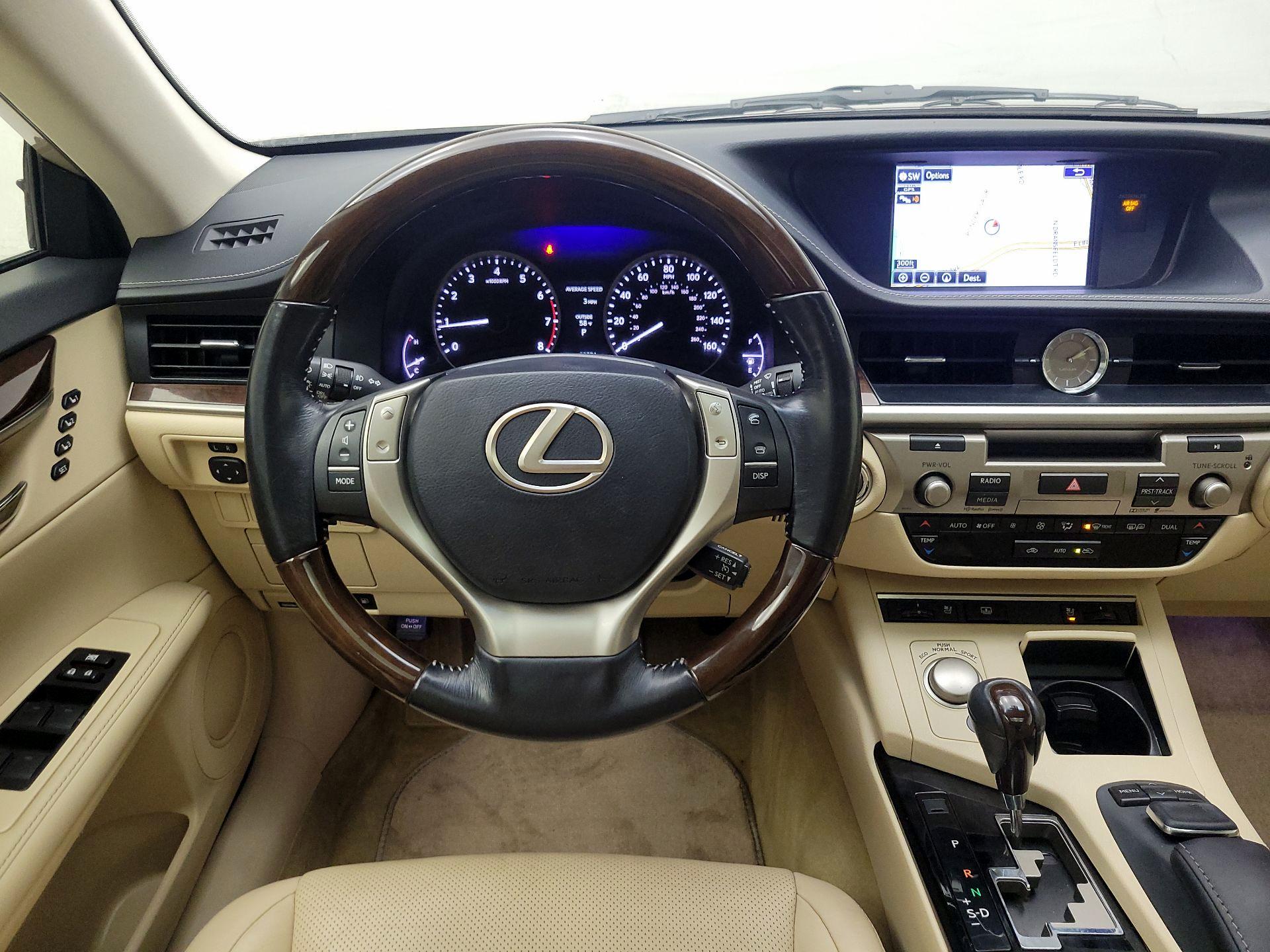 Thumbnail: 2015 Lexus ES - 10
