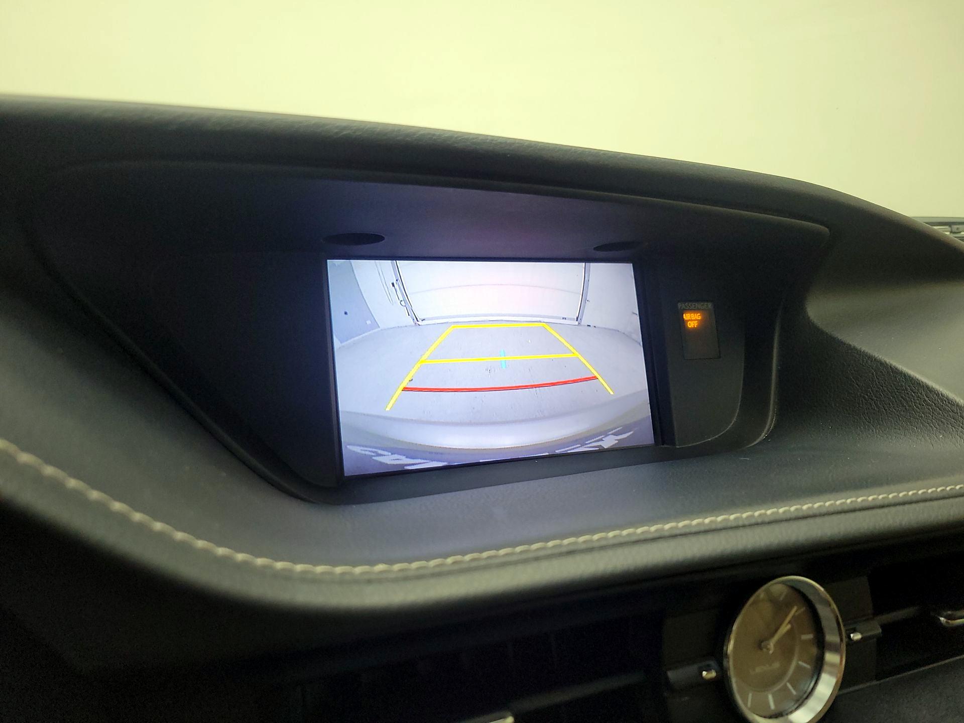 Thumbnail: 2015 Lexus ES - 15