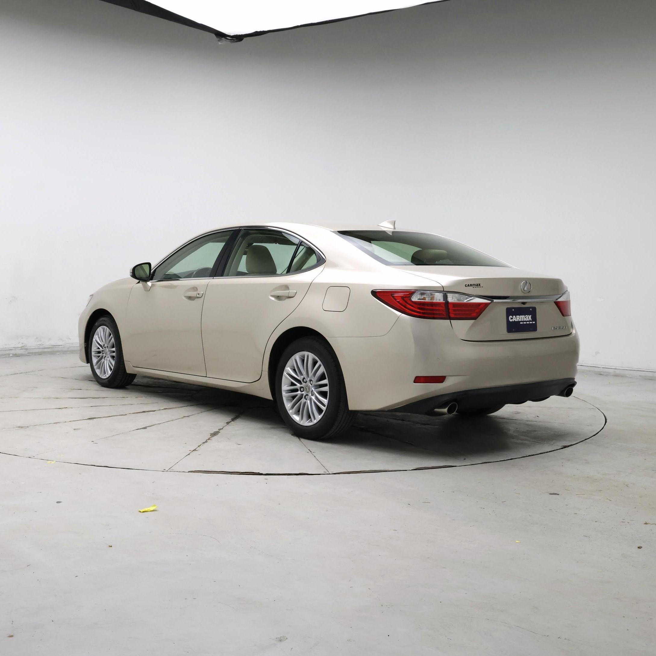 Thumbnail: 2015 Lexus ES - 2