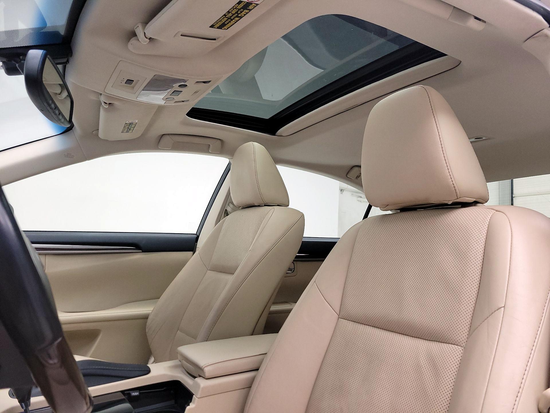 Thumbnail: 2015 Lexus ES - 20