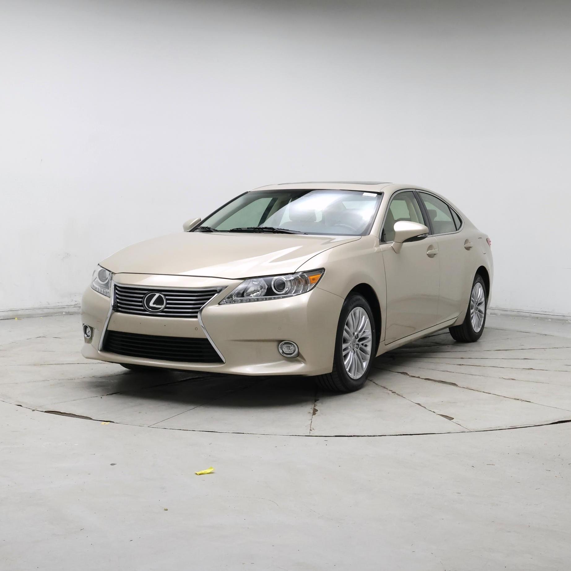 Thumbnail: 2015 Lexus ES - 4