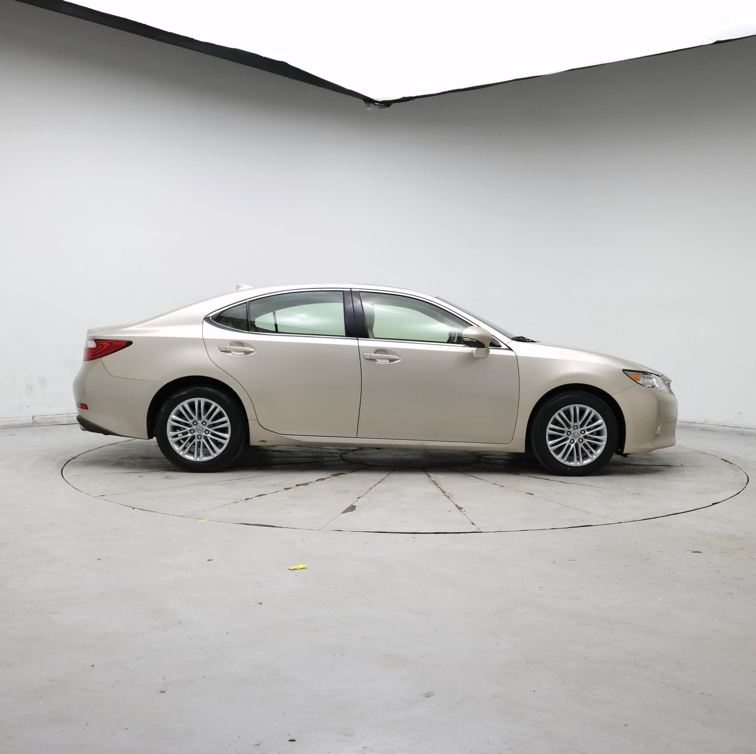 Thumbnail: 2015 Lexus ES - 7