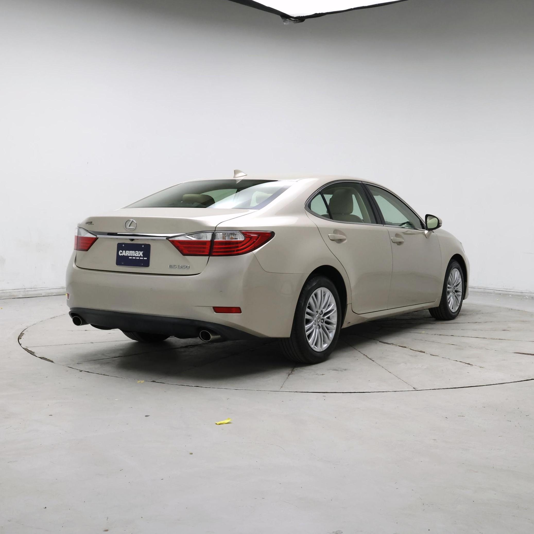 Thumbnail: 2015 Lexus ES - 8