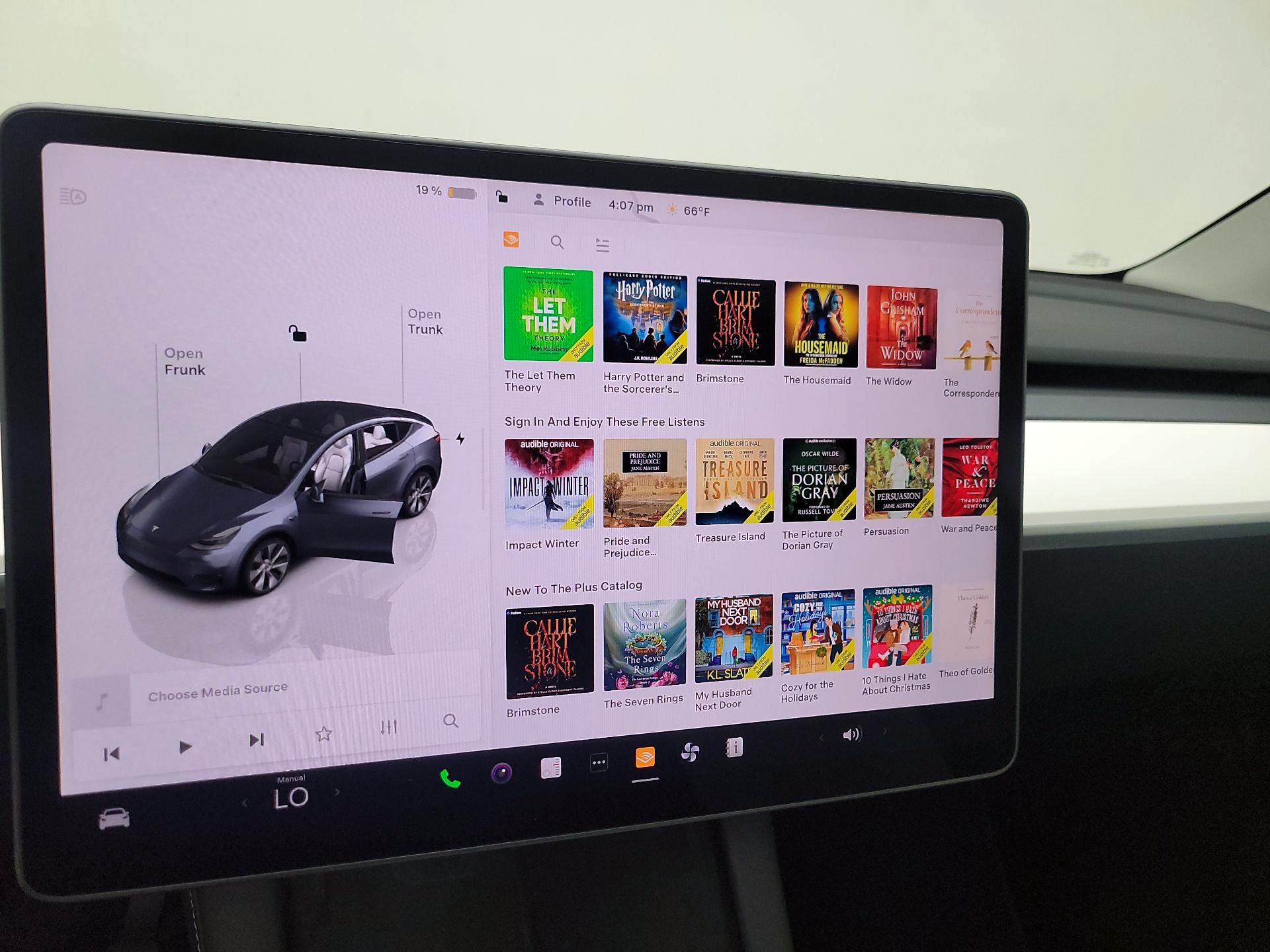 Thumbnail: 2023 Tesla Model Y - 15