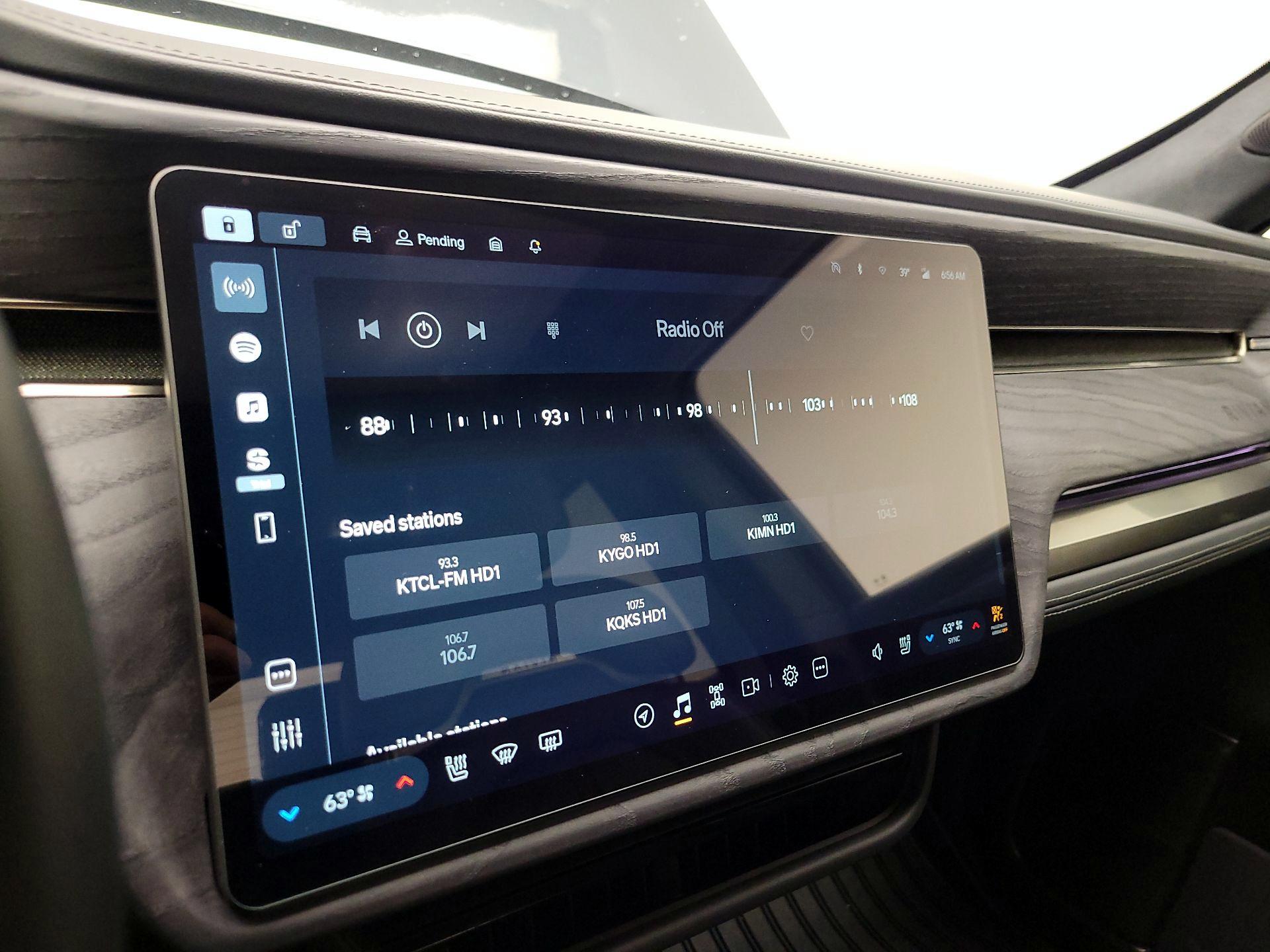 Thumbnail: 2022 Rivian R1T - 16