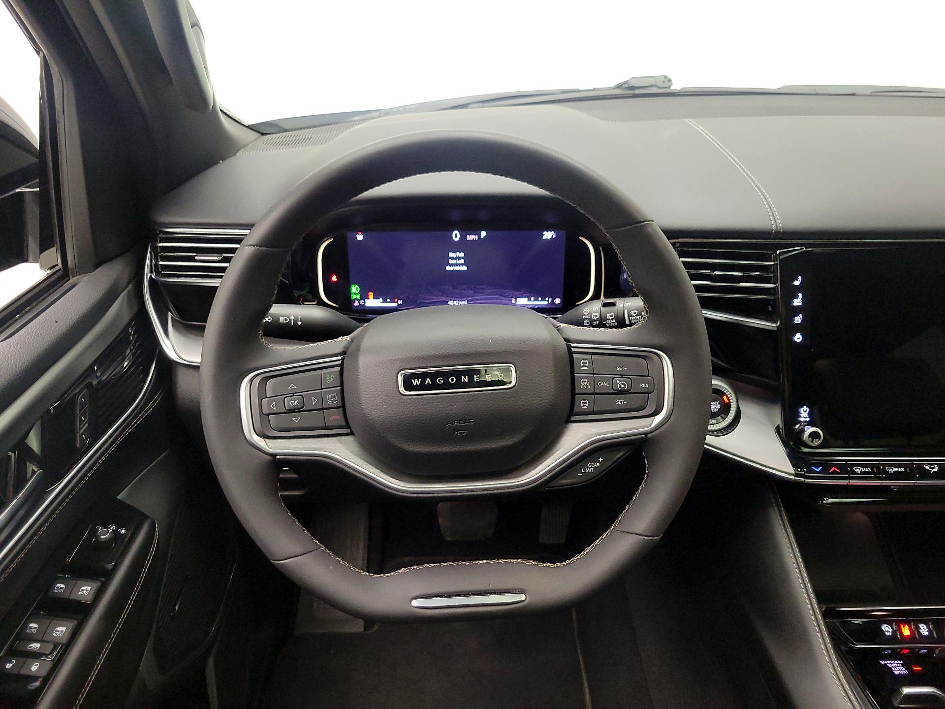 Thumbnail: 2023 Jeep Wagoneer - 10