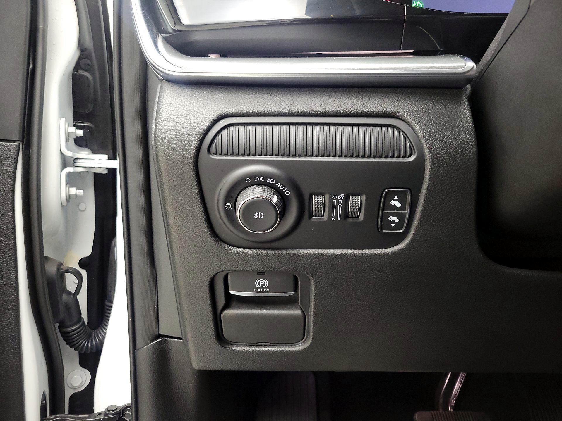 Thumbnail: 2023 Jeep Wagoneer - 13