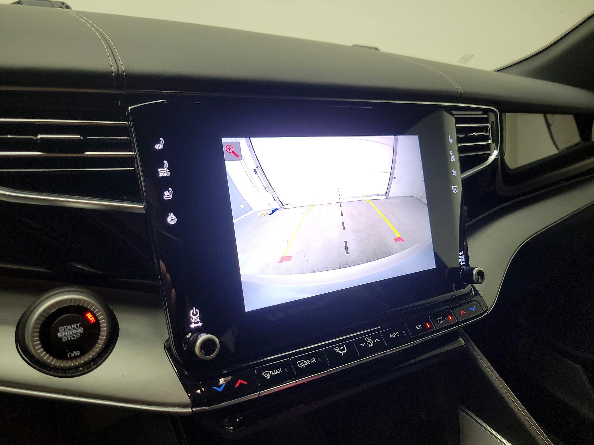 Thumbnail: 2023 Jeep Wagoneer - 15