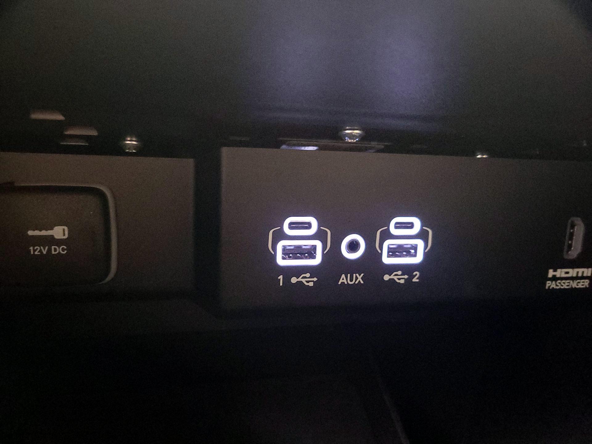 Thumbnail: 2023 Jeep Wagoneer - 19