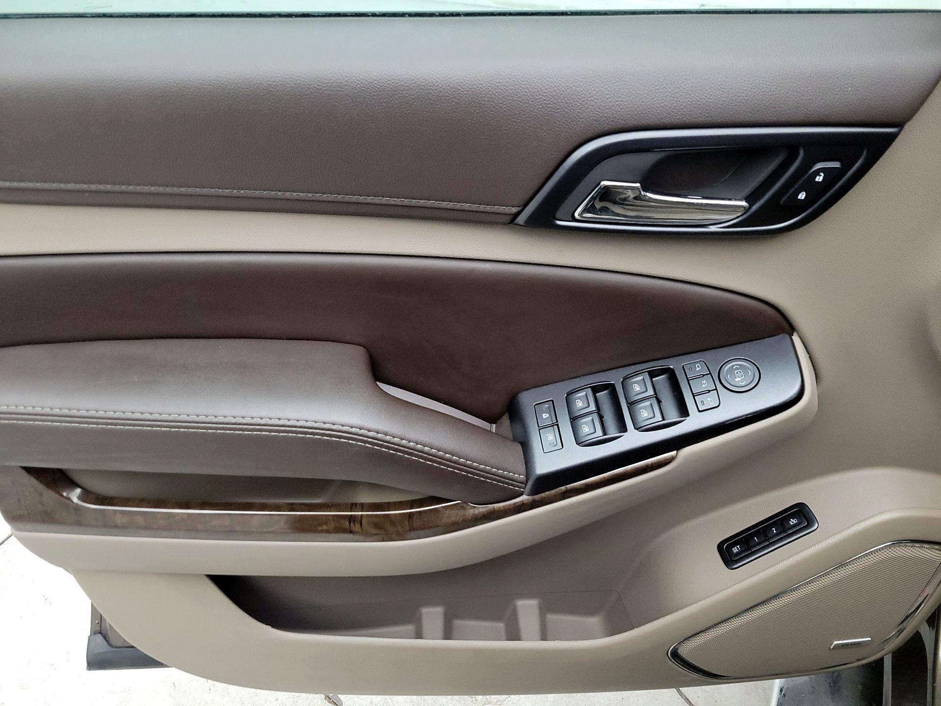 Thumbnail: 2015 Chevrolet Tahoe - 12