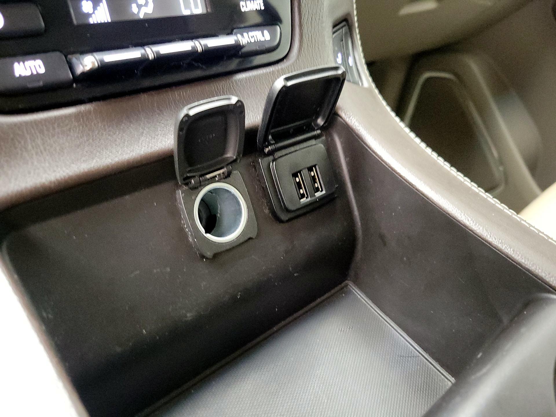 Thumbnail: 2015 Chevrolet Tahoe - 19