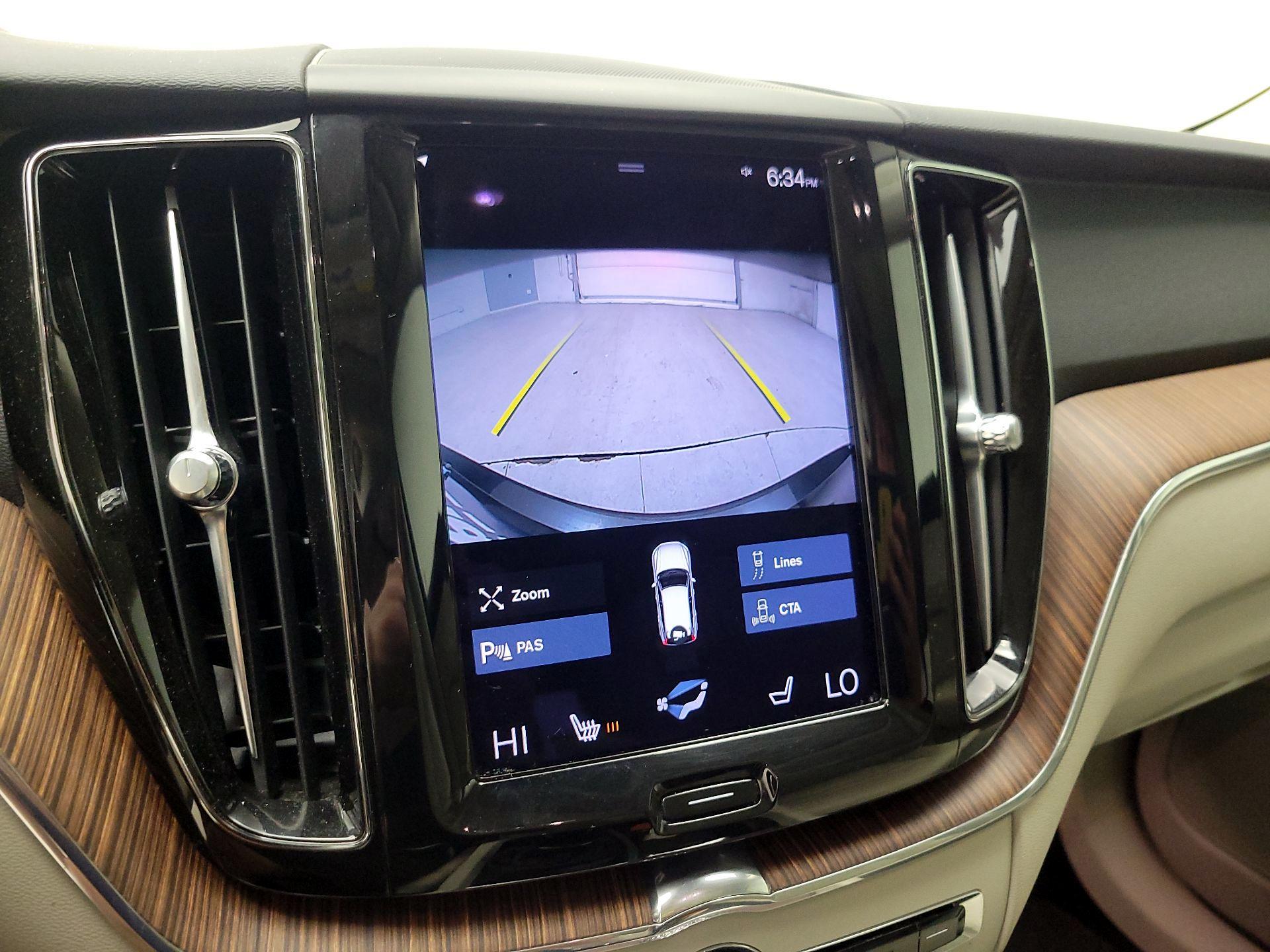 Thumbnail: 2021 Volvo XC60 - 15