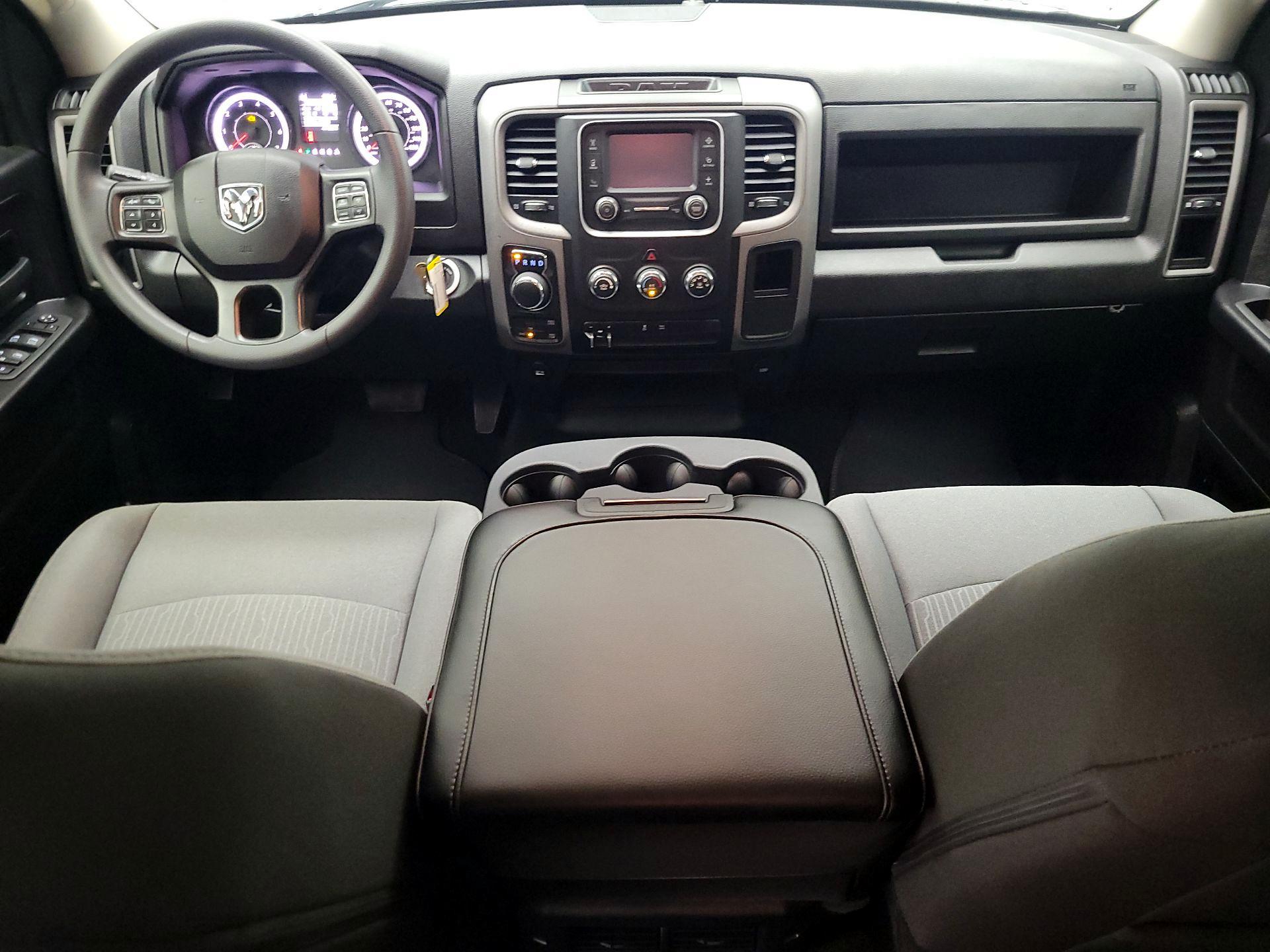 Thumbnail: 2024 RAM 1500 Classic - 9