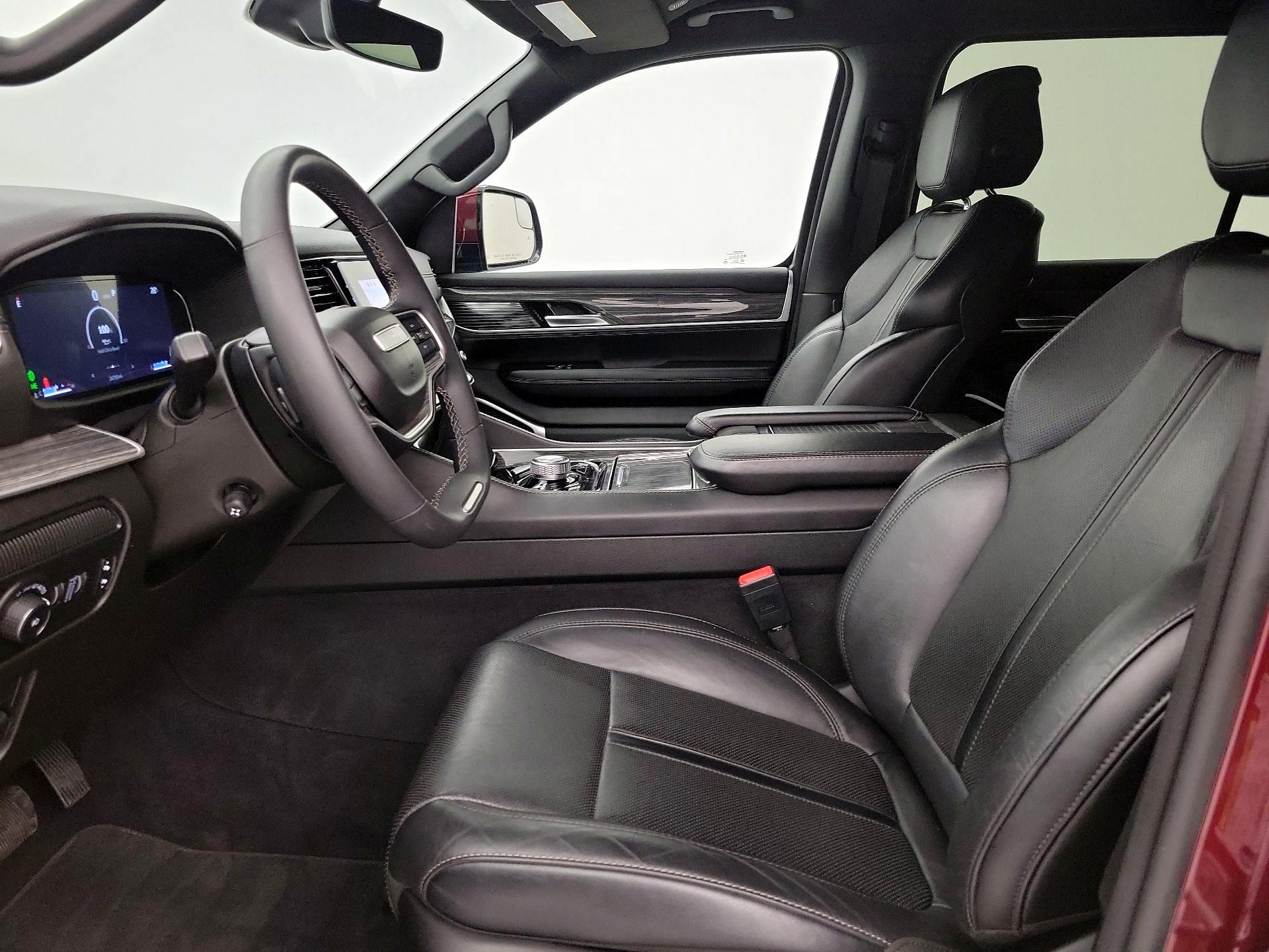 Thumbnail: 2022 Jeep Wagoneer - 11