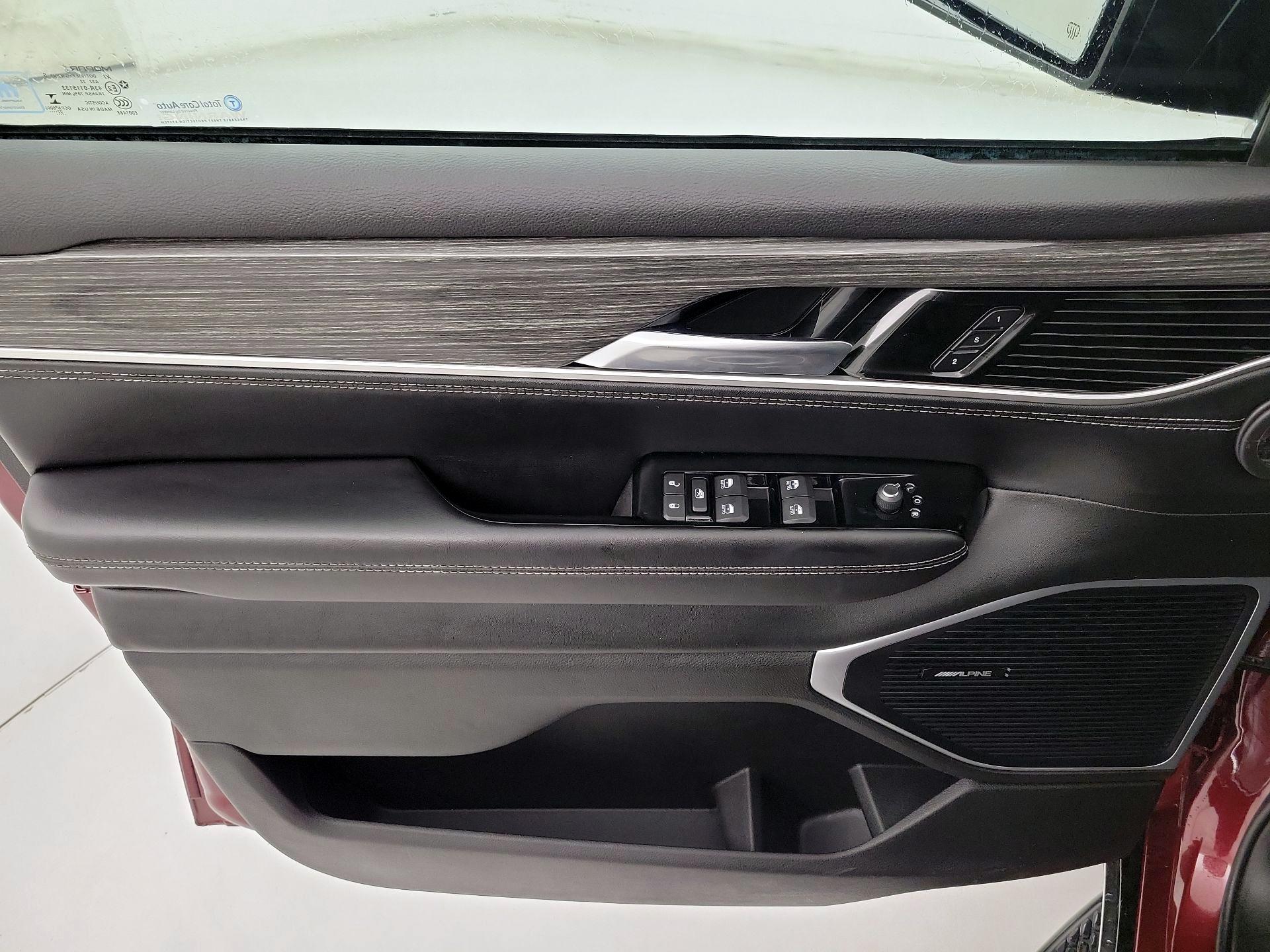 Thumbnail: 2022 Jeep Wagoneer - 12