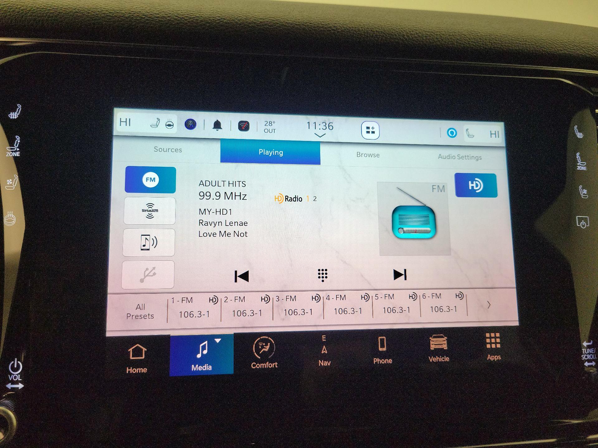 Thumbnail: 2022 Jeep Wagoneer - 16