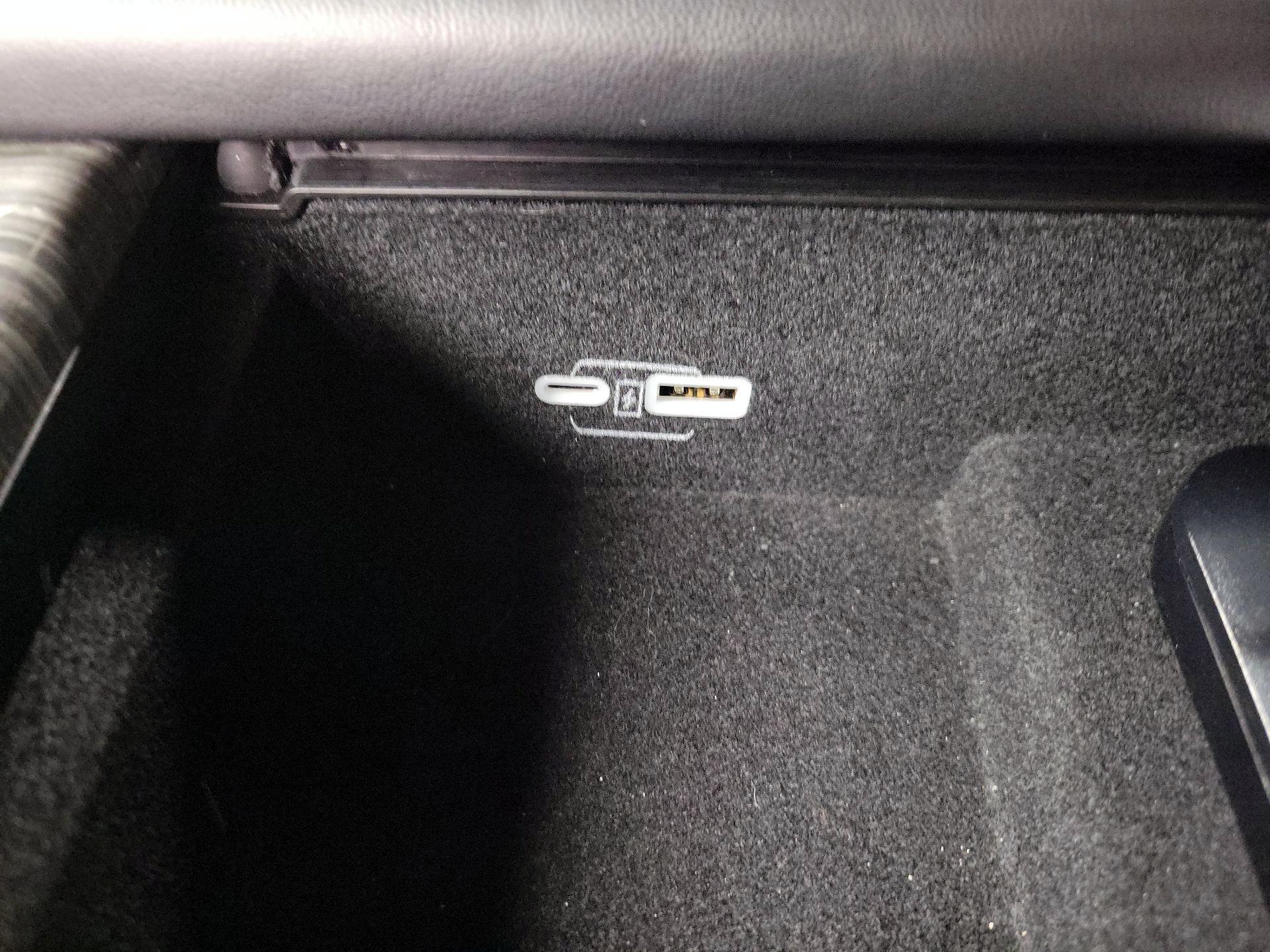 Thumbnail: 2022 Jeep Wagoneer - 19