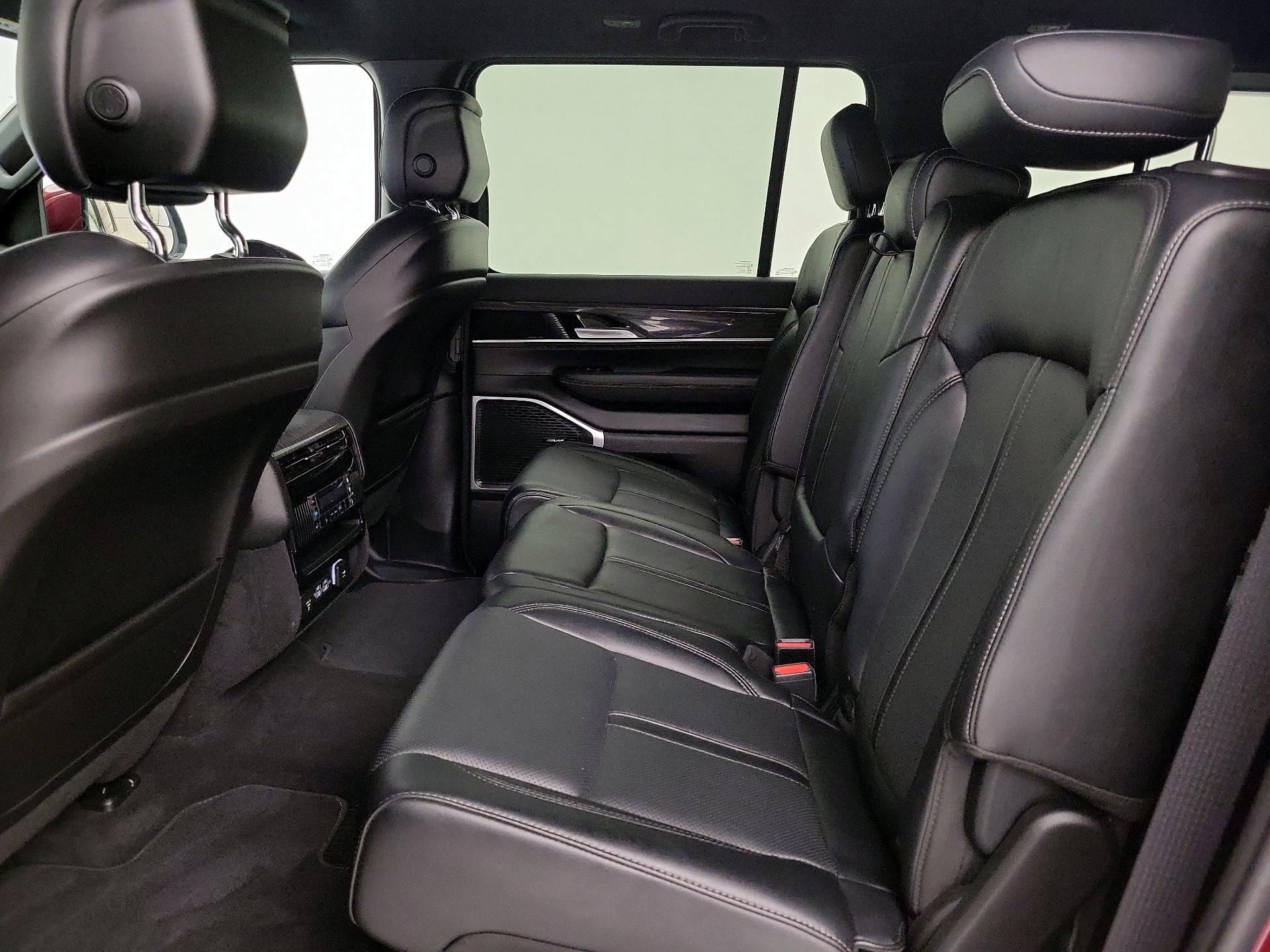 Thumbnail: 2022 Jeep Wagoneer - 20