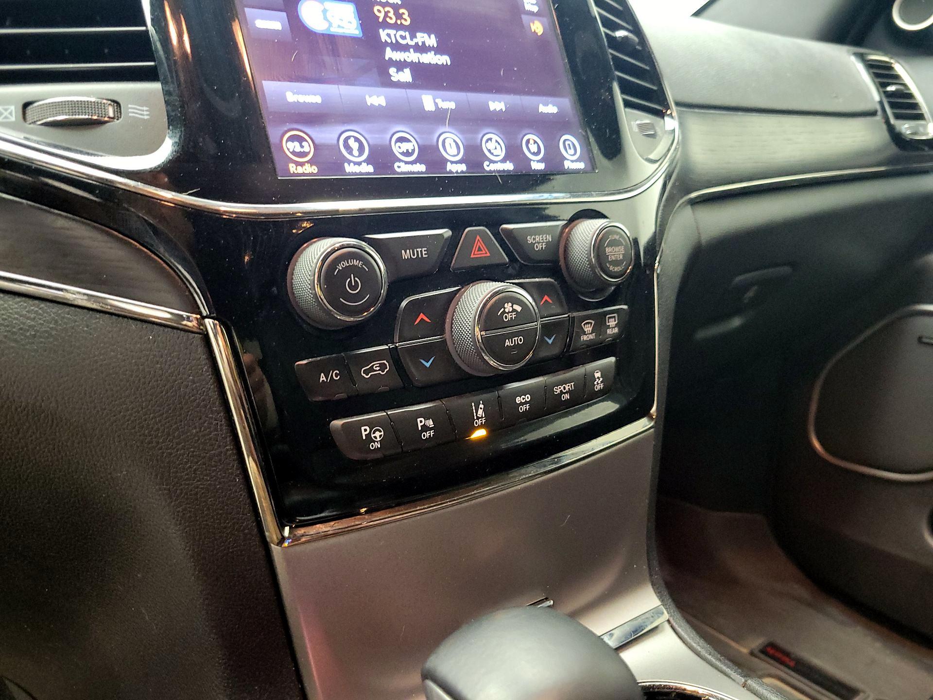 Thumbnail: 2019 Jeep Grand Cherokee - 17