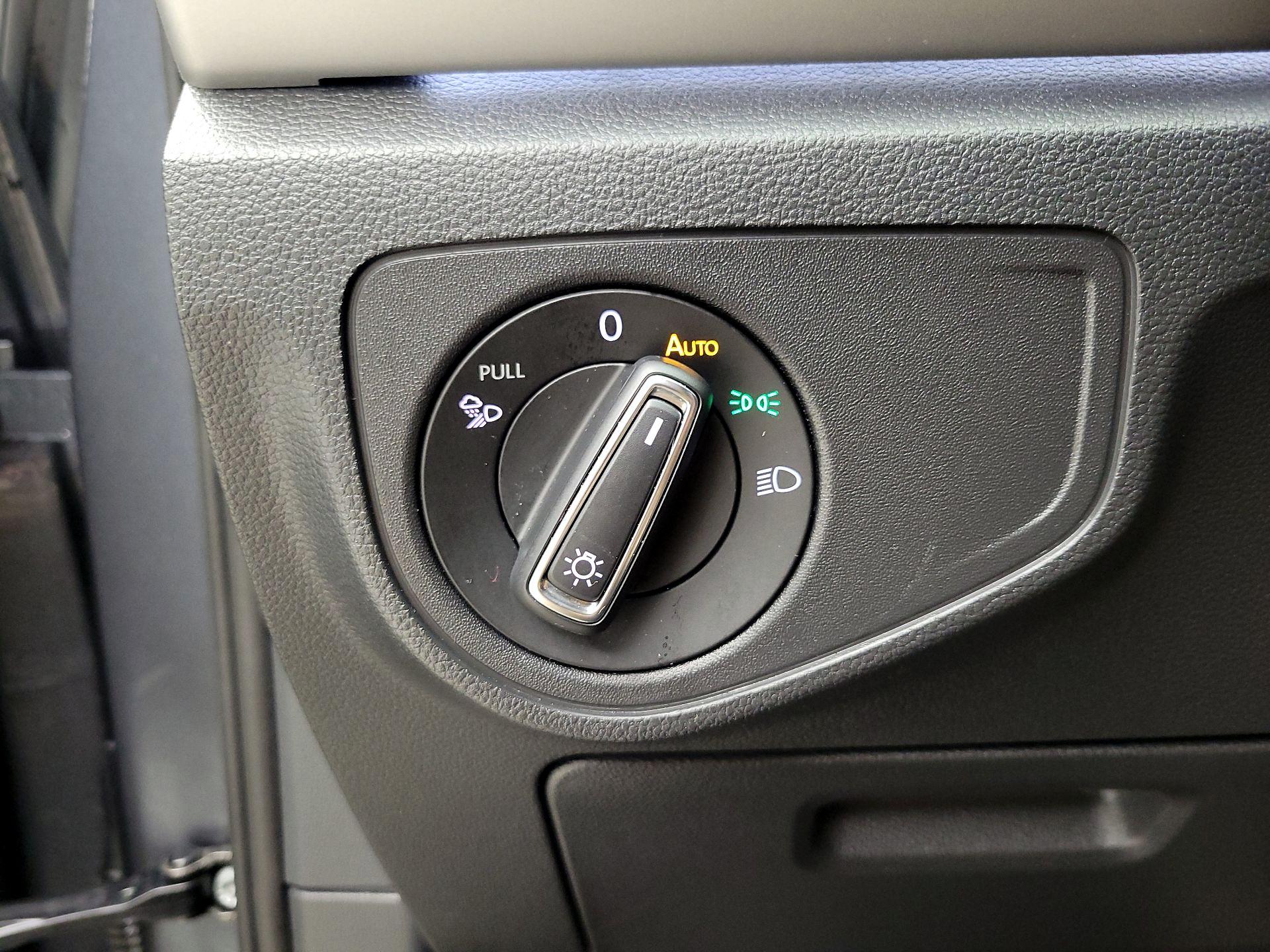 Thumbnail: 2023 Volkswagen Atlas - 13