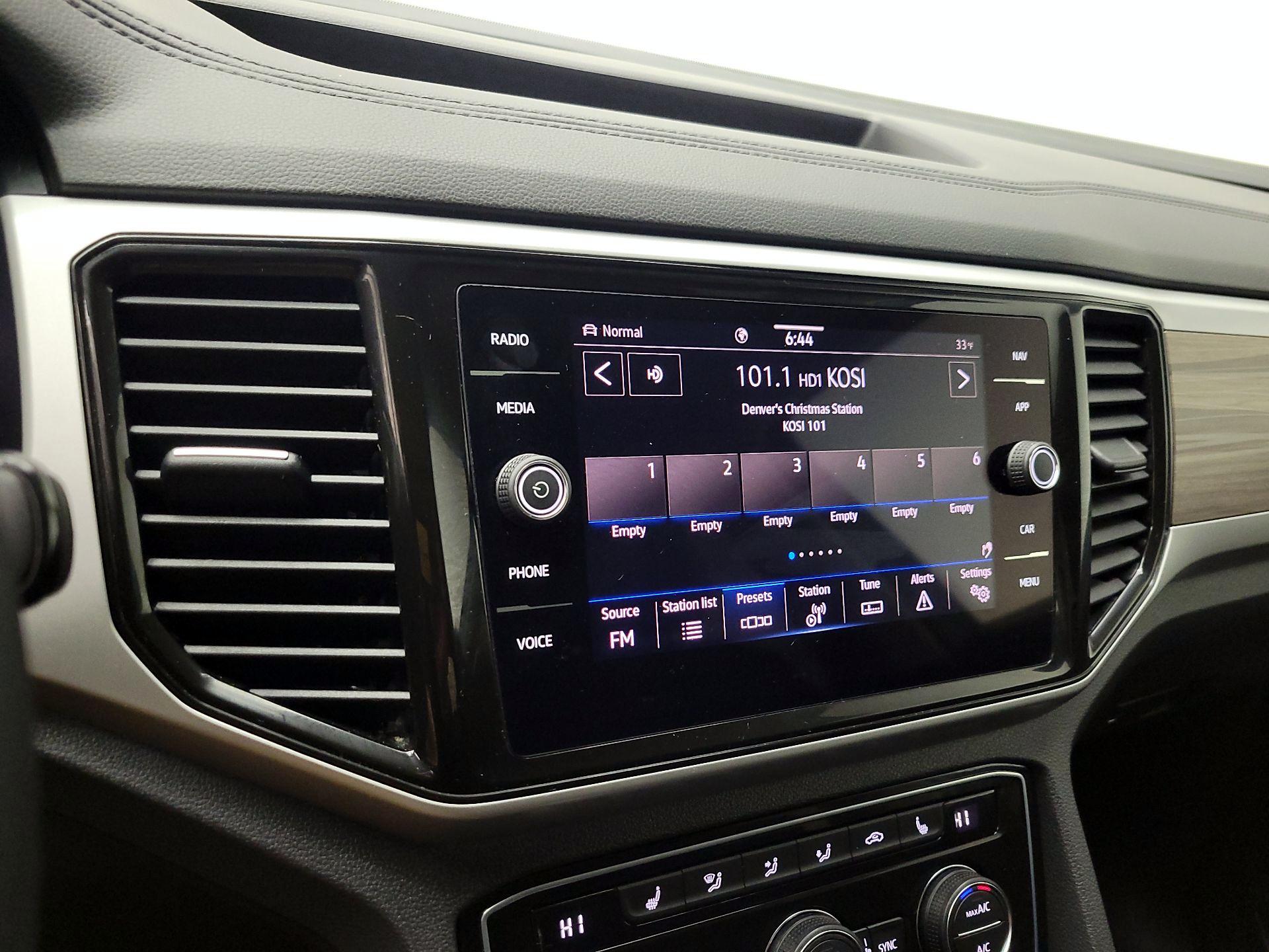 Thumbnail: 2023 Volkswagen Atlas - 16